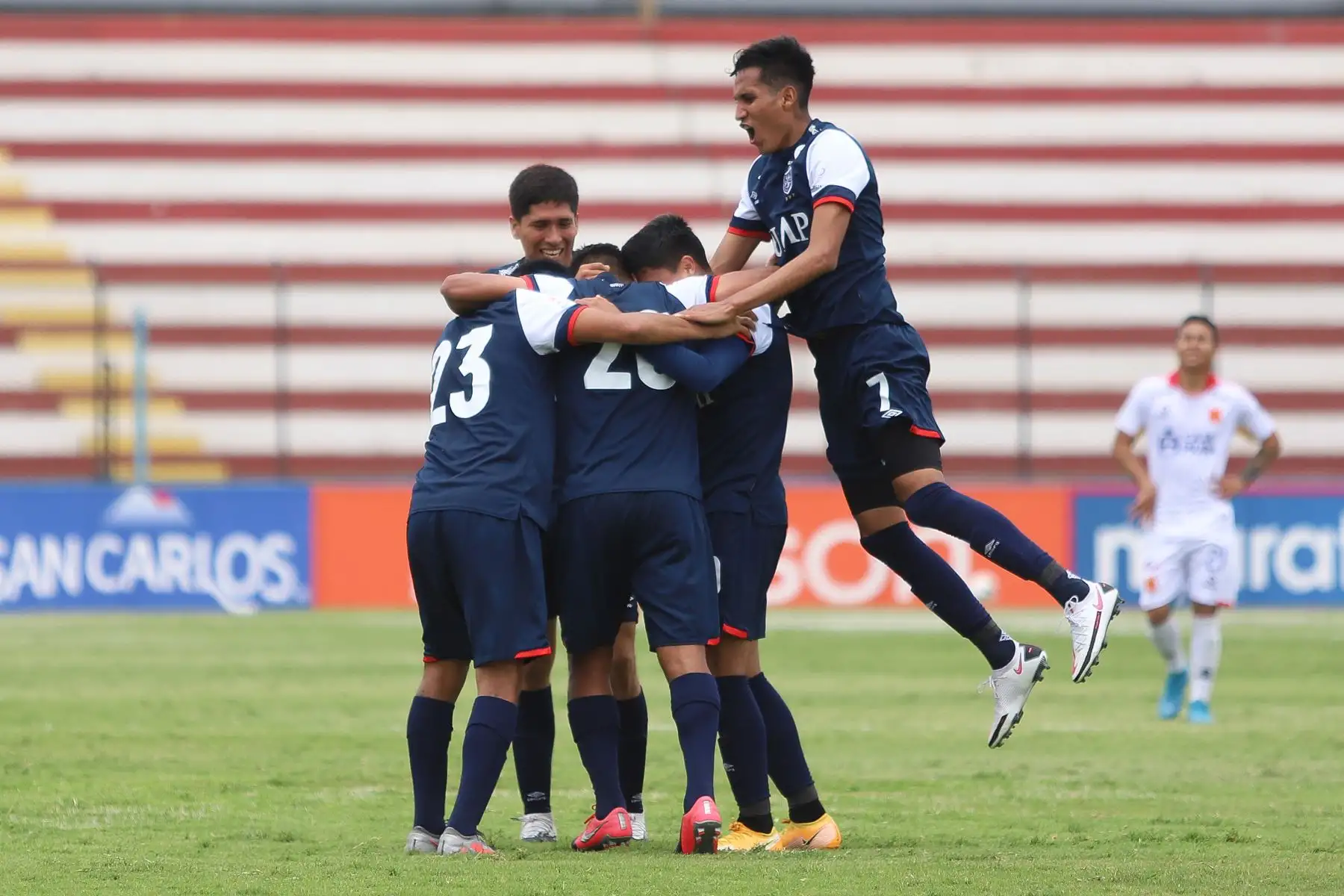 Jugadores de San Martín celebran el segundo tanto anotado por Yamir Oliva ante Atlético Grau por la quinta jornada de la fase 2 de la Liga 1, en el estadio Miguel Grau del Callao. Foto: Liga 1