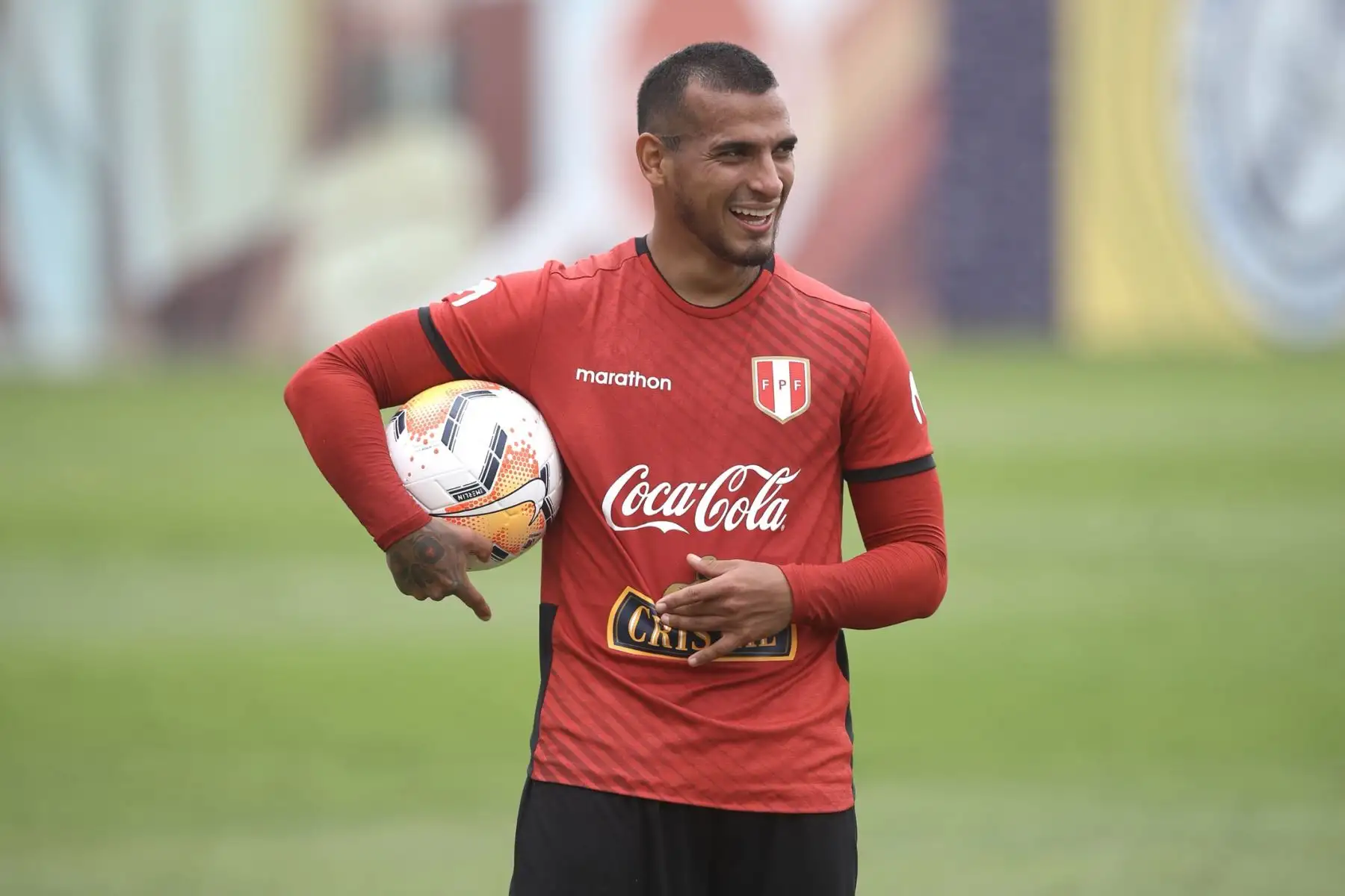 Miguel Trauco de la Selección peruana realiza su última práctica en Lima previo viaje a Santiago para enfrentar a Chile por la Clasificatorias Qatar 2022. Foto: @SeleccionPeru