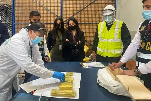 El oro incautado, que pretendía ser exportado a Dubái, pesa 21.51 kilogramos y estaba valorizado en US $ 1’239,988.39, aproximadamente. Foto: ANDINA/Ministerio Público