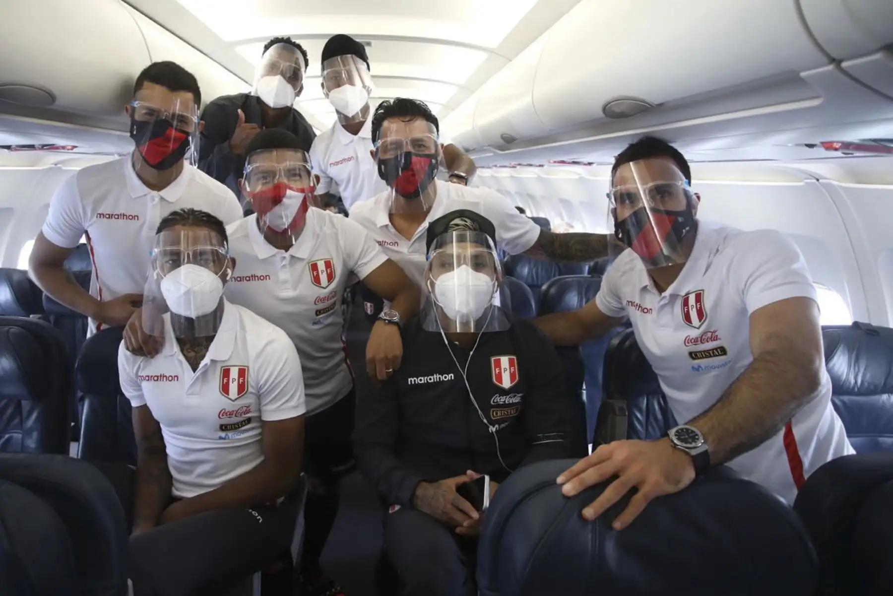 Embajador Jaime Pomareda recibió a la Selección Peruana de Fútbol a su llegada a Chile para el partido por las Eliminatorias Qatar 2022. Foto: @ElPeruEnChile Embajador Jaime Pomareda recibió a la Selección Peruana de Fútbol a su llegada a Chile para el partido por las Eliminatorias Qatar 2022. Foto: @ElPeruEnChile