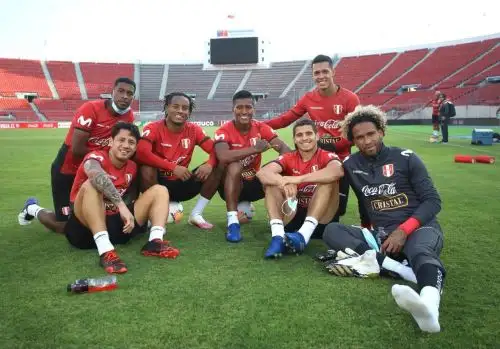 En esta tercera fecha, la selección peruana y la de Chile, ambos con una sola unidad en la tabla de posiciones, miden sus fuerzas con la consigna de conseguir su primera victoria. Foto: FPF