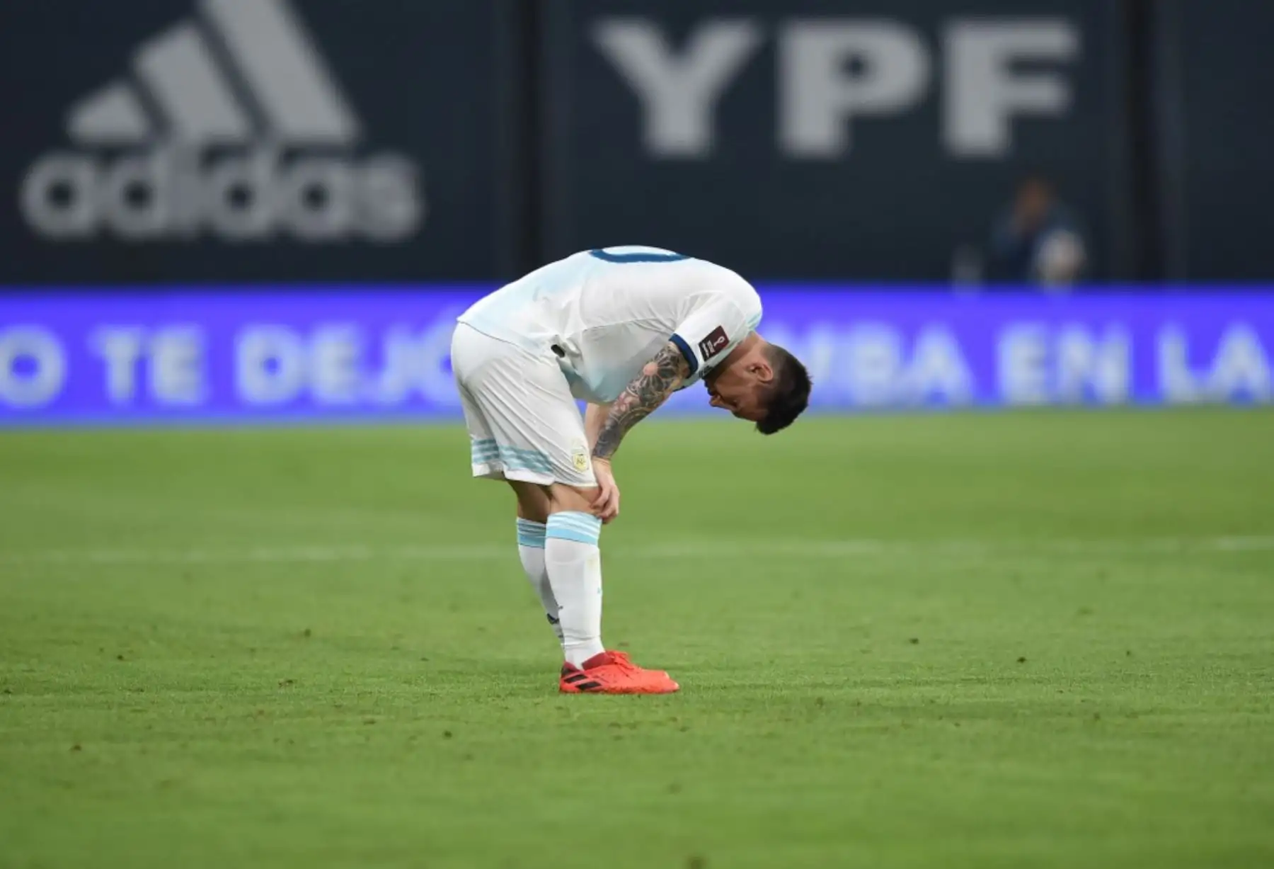 El argentino Lionel Messi es fotografiado durante el partido de fútbol a puerta cerrada clasificatorio sudamericano de la Copa Mundial de la FIFA 2022 contra Paraguay. Foto: AFP