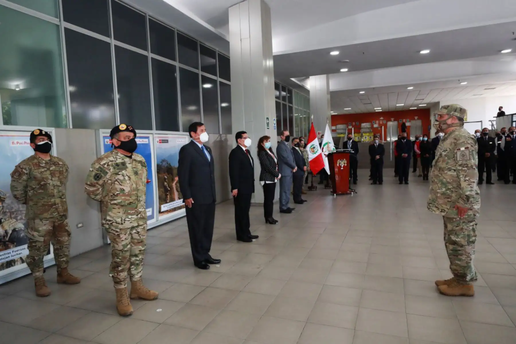 Presentación oficial del ministro de Defensa, Walter Chávez Cruz, ante los altos mandos de nuestras Fuerzas Armadas y el personal militar y civil del Mindef.
Foto: Mindef