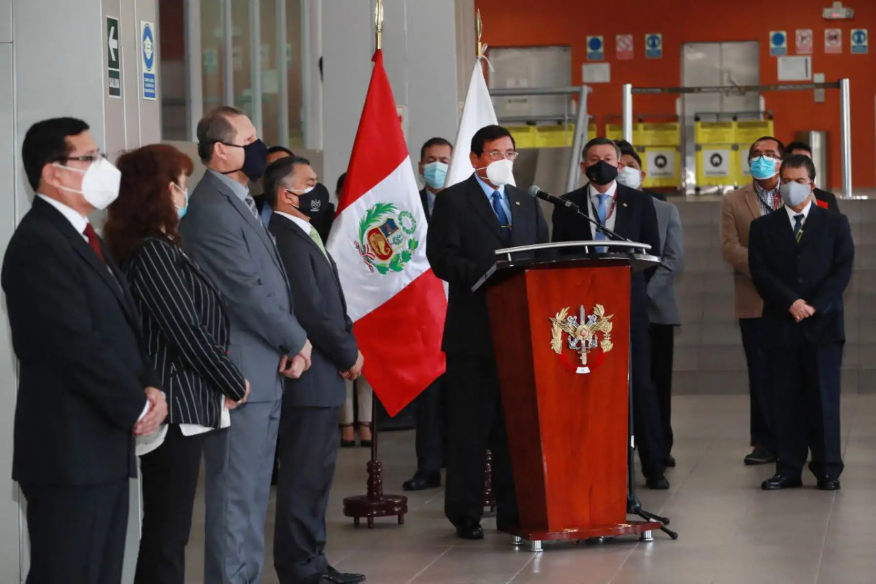 Presentación oficial del ministro de Defensa, Walter Chávez Cruz, ante los altos mandos de nuestras Fuerzas Armadas y el personal militar y civil del Mindef.
Foto: Mindef