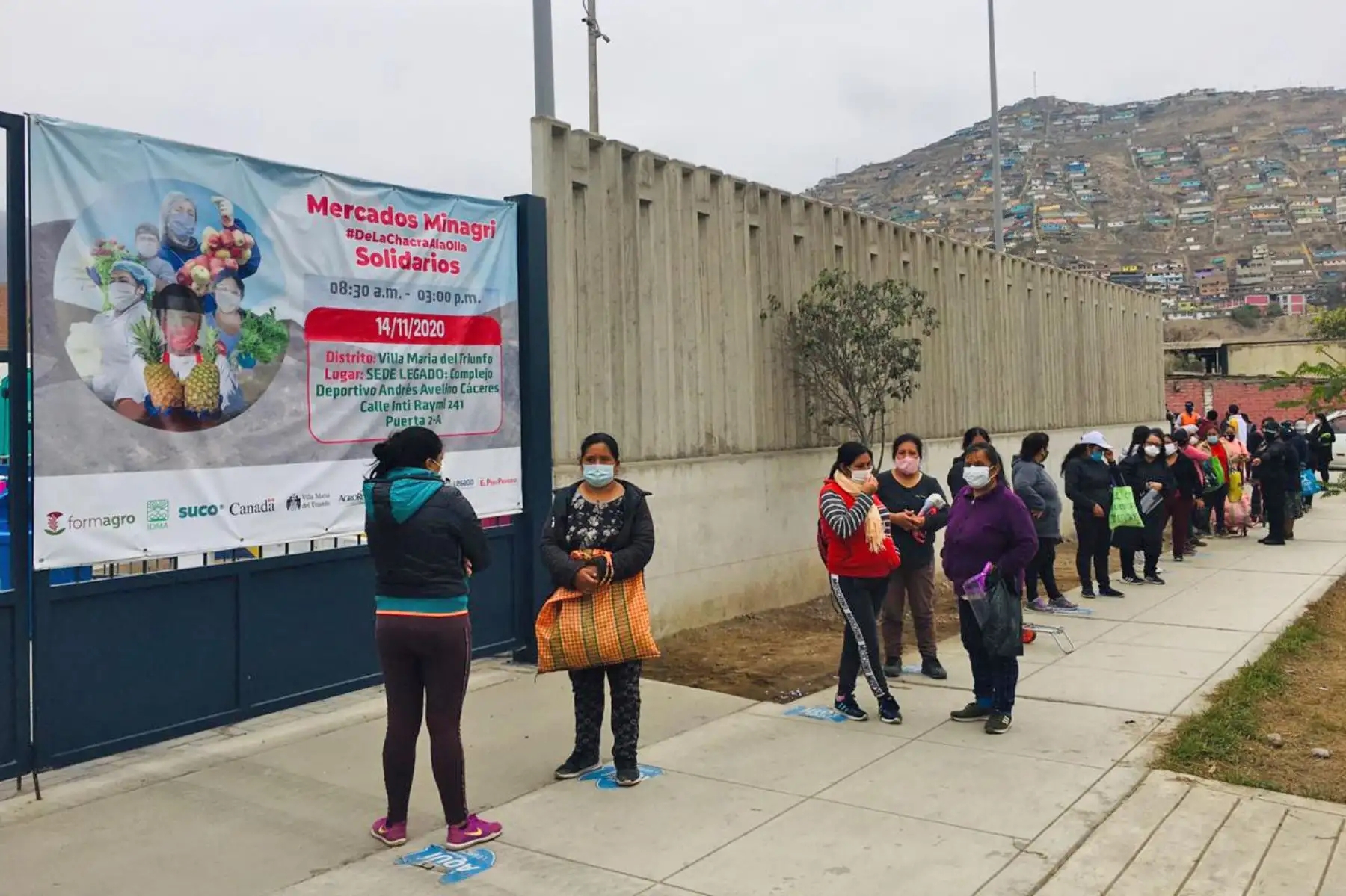 Más de 9000 familias de bajos recursos y 80 ollas comunes fueron beneficiadas con alimentos de primera necesidad a precios subsidiados en más del 50% gracias a las ediciones solidarias de los Mercados Minagri de la Chacra a la Olla. Foto: ANDINA/Minagri