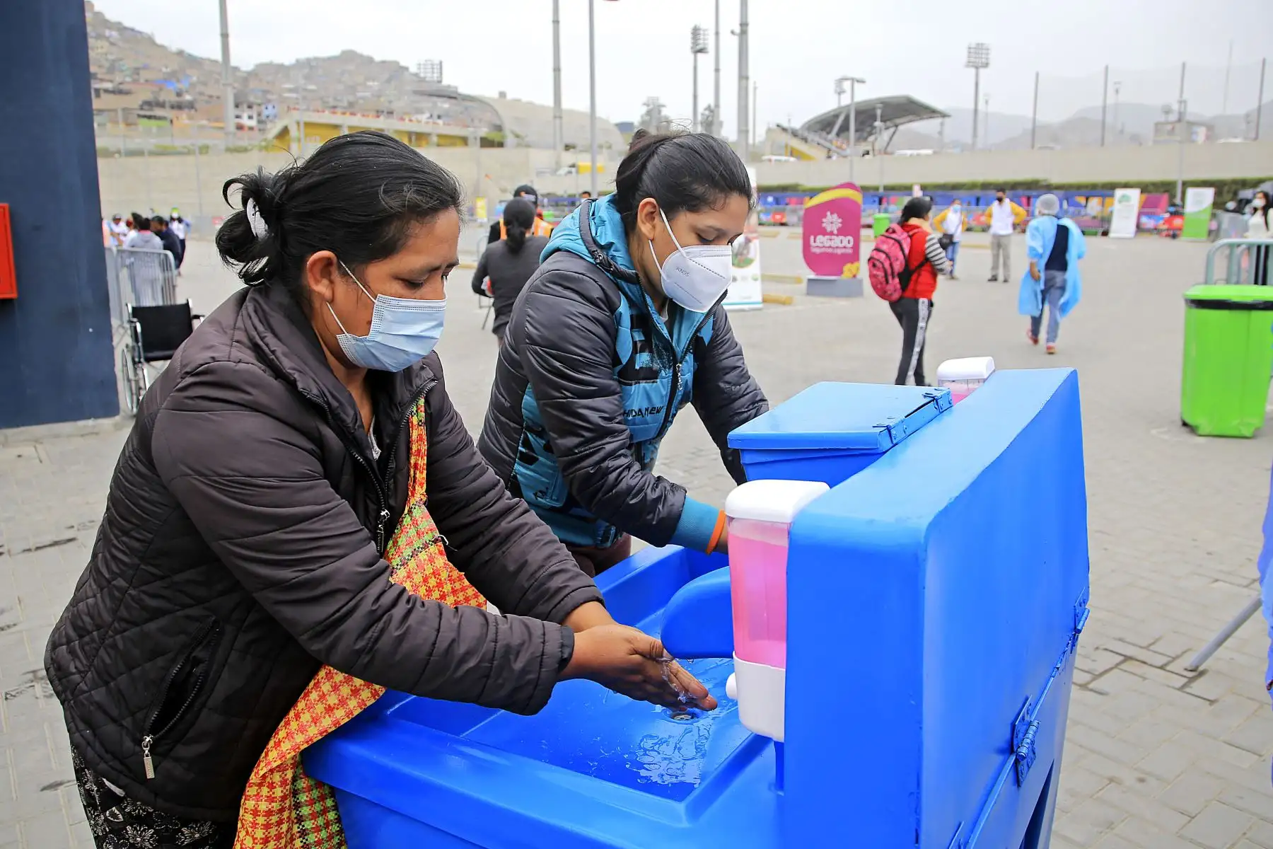 Proyecto Especial Legado Juegos Panamericanos y Parapanamericanos presta sus instalaciones de la sede del Complejo Deportivo Andrés Avelino Cáceres, en Villa María del Triunfo, al Mercado Solidario Itinerante.
Foto: LEGADO Lima 2019