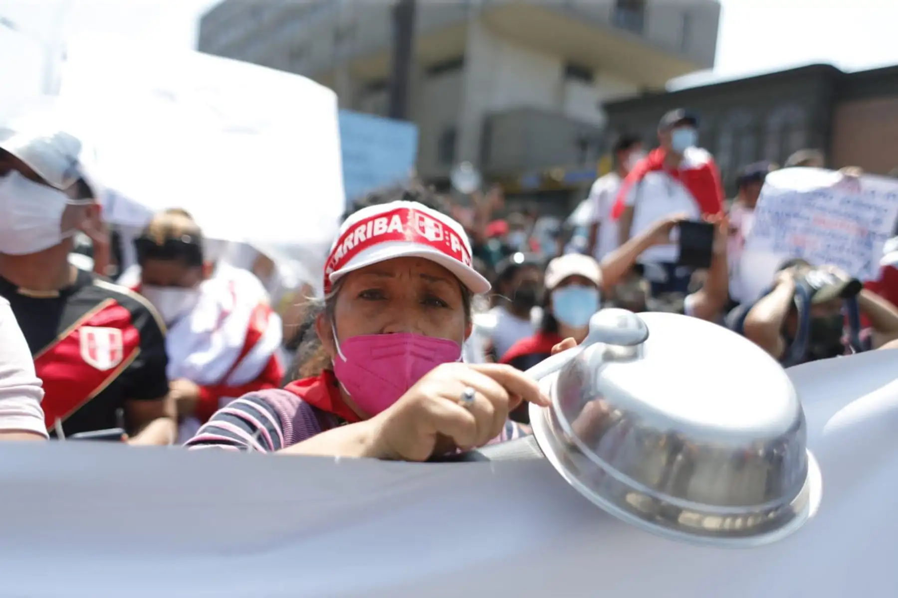 Ciudadanos salen a la marcha por la democracia.
Foto: ANDINA/Renato Pajuelo