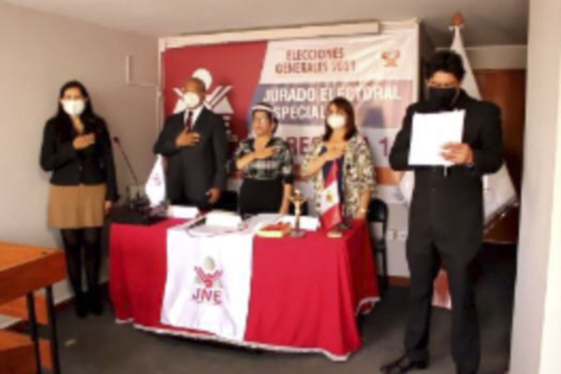 La ceremonia de juramentación de los miembros del JEE Arequipa se desarrolló cumpliendo los protocolos sanitarios por la pandemia del covid-19. Foto: ANDINA/Difusión