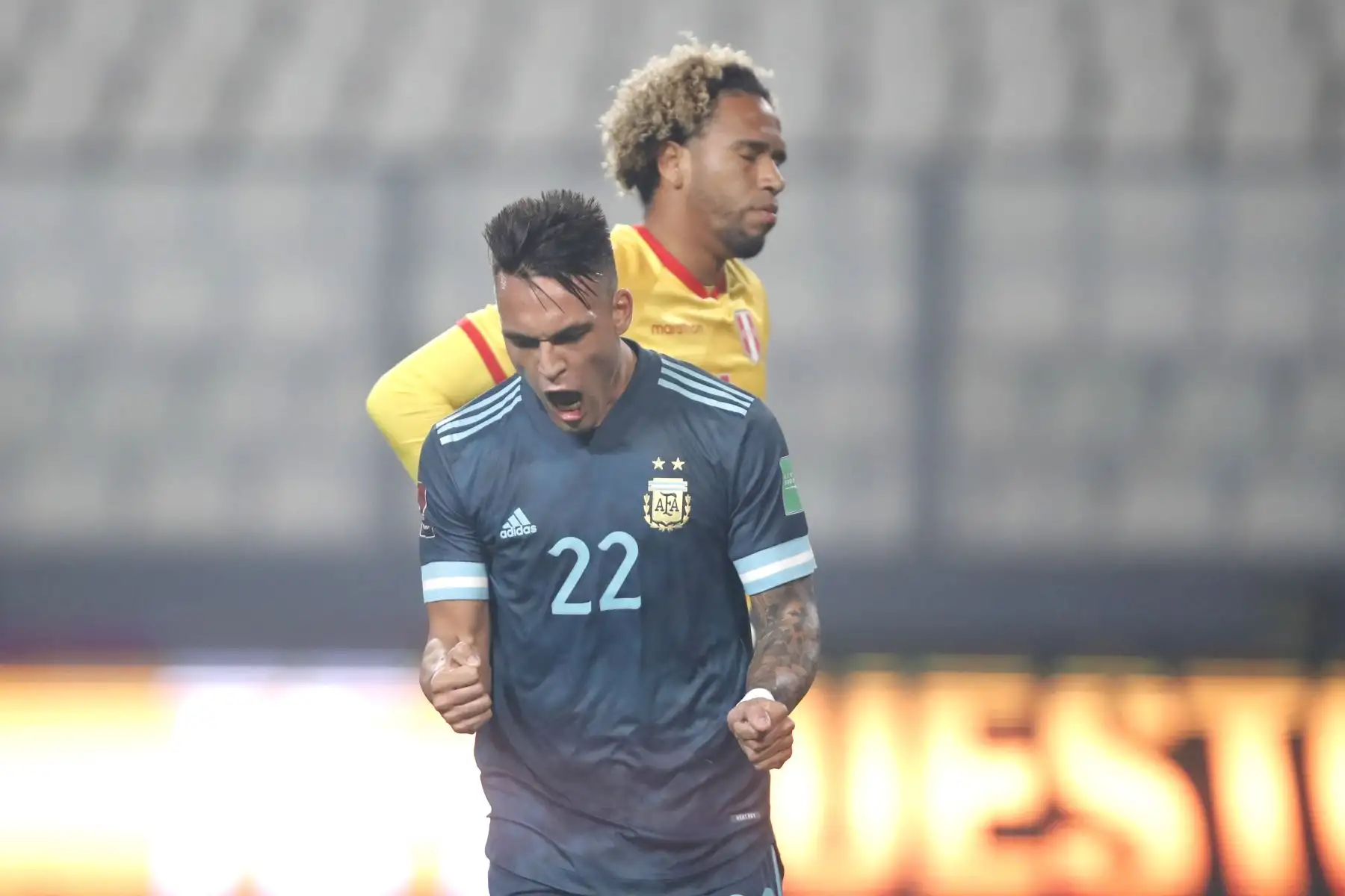 Lautaro Martinez celebra el segundo tanto. Argentina derrota 2 a 0 a la selección de Perú.

Foto: Pool FPF