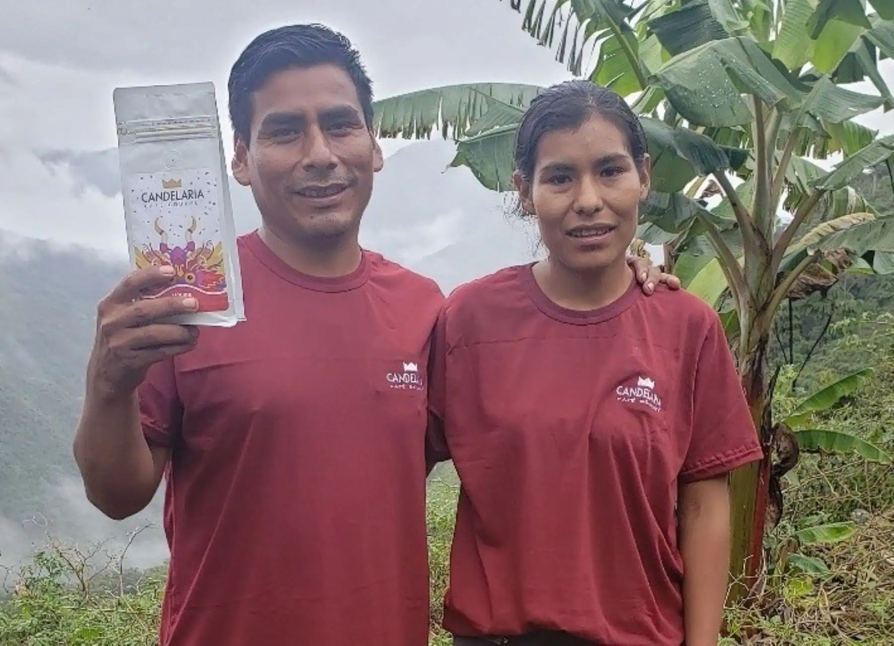Genaro Cahuana Quispe, con la marca ‘Café Candelaria’, del distrito de Alto Inambari, en Puno, fue uno de los ganadores de la medalla de oro del VI Concurso Internacional de Cafés Tostados al Origen AVPA desarrollado en París. ANDINA/Difusión