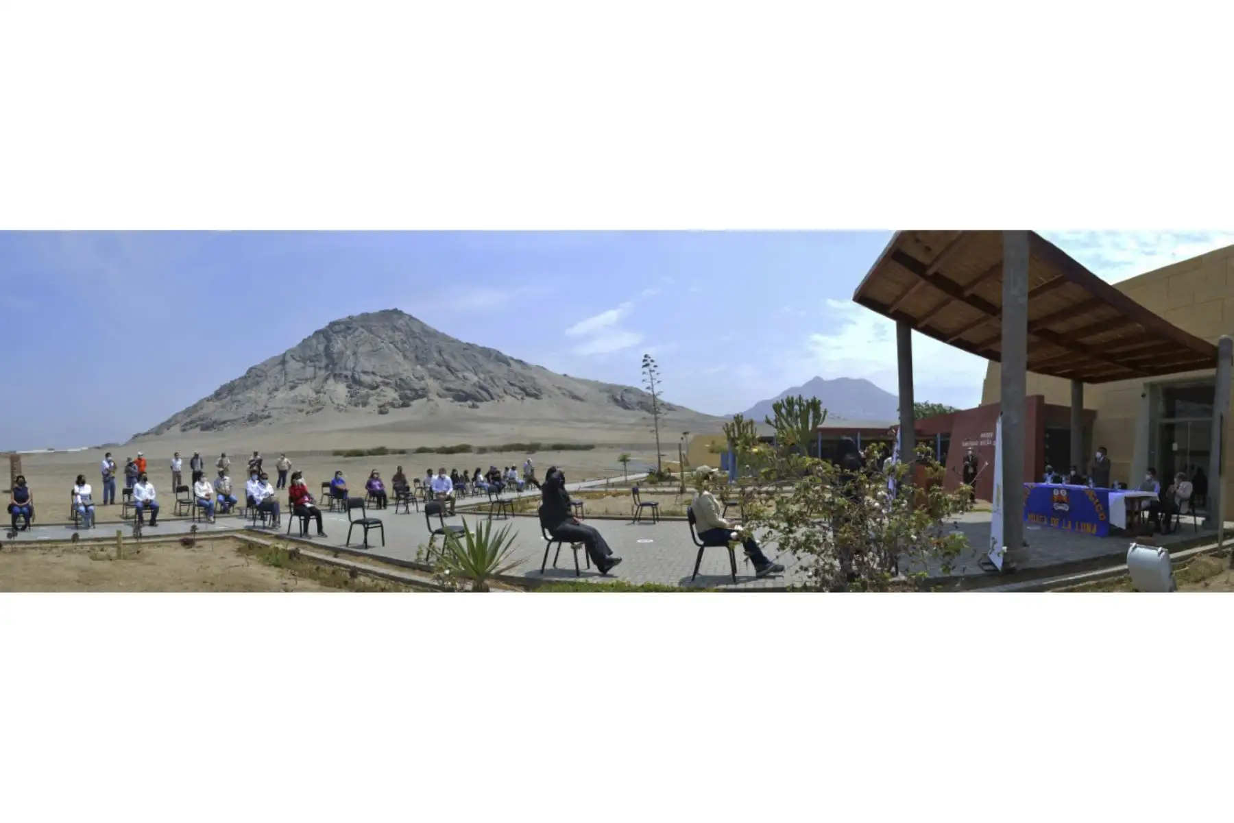 La huaca de la Luna, ubicada en la provincia de Trujillo, región La Libertad, recibió un total de 120 visitantes, entre nacionales y extranjeros, durante la primera semana de reanudación de la actividad turística, informó el director del Proyecto Arqueológico Huacas de Moche, Ricardo Morales Gamarra. Foto: Proyecto Arqueológico Huacas de Moche