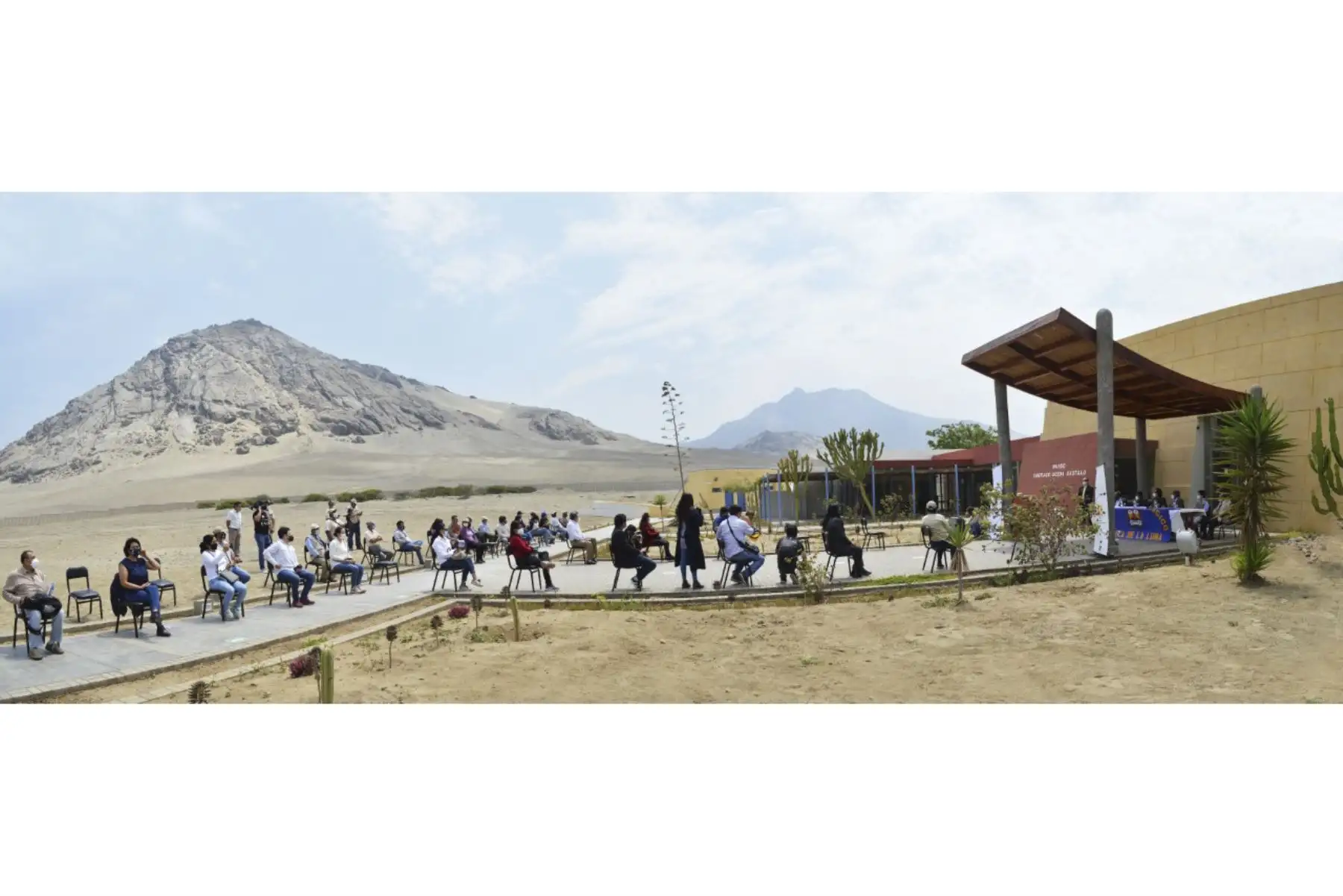 La huaca de la Luna, ubicada en la provincia de Trujillo, región La Libertad, recibió un total de 120 visitantes, entre nacionales y extranjeros, durante la primera semana de reanudación de la actividad turística, informó el director del Proyecto Arqueológico Huacas de Moche, Ricardo Morales Gamarra. Foto: Proyecto Arqueológico Huacas de Moche