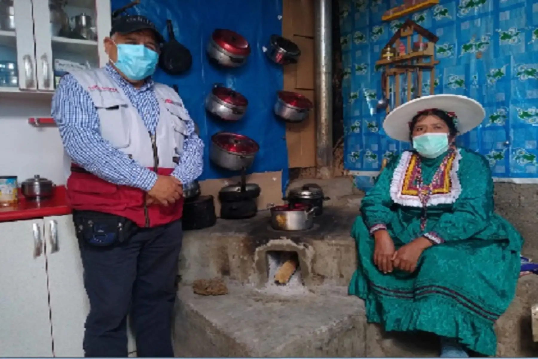 Las 24 viviendas mejor ordenadas fueron premiadas con reposteros y juego de comedor: 10 de la comunidad de Paccho, 1 de Huácar  y 1 de Ayaranga; asimismo 4 de  la comunidad de Collaray  y 8 de Muzga.