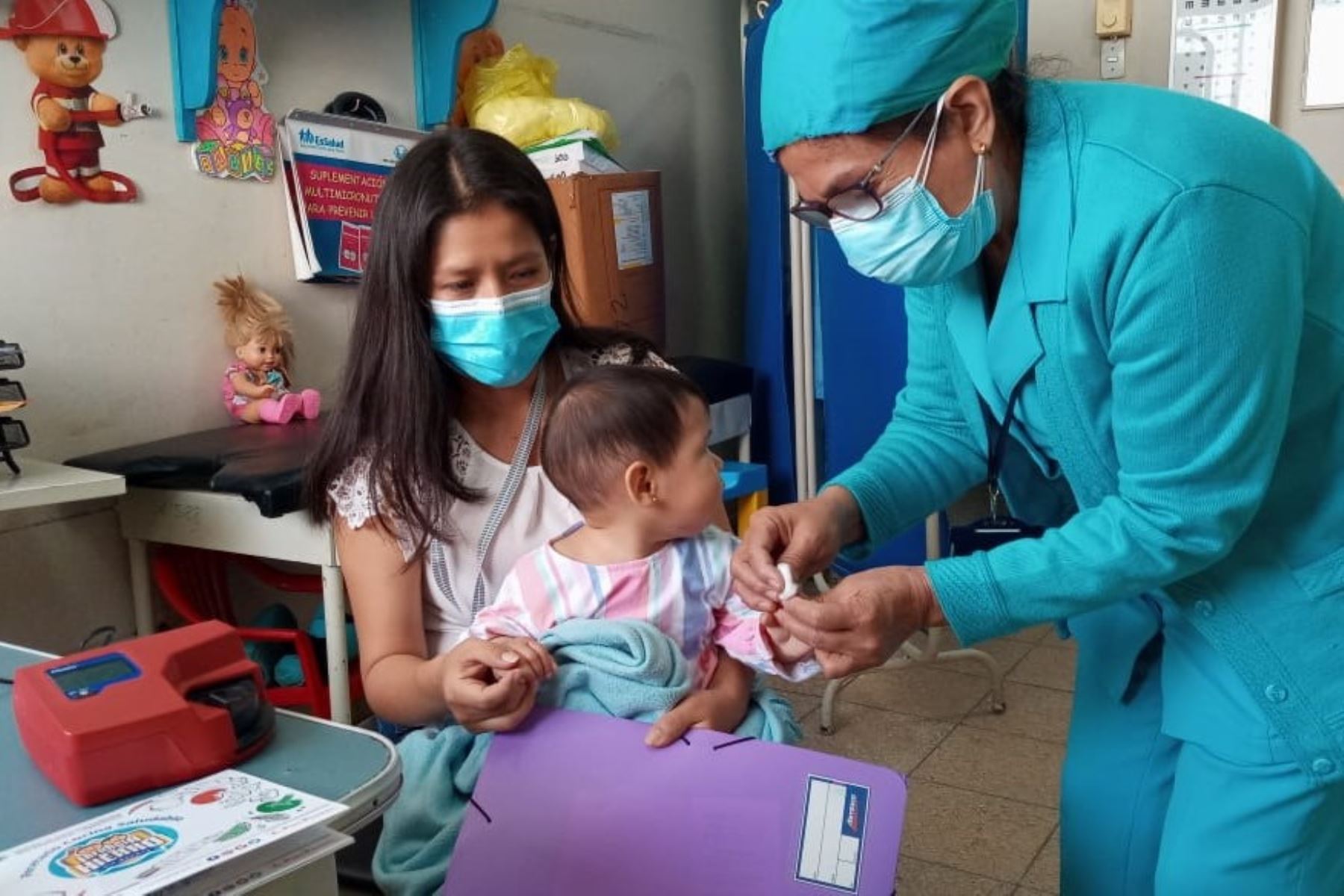 Personal de EsSalud realiza control médico a niños menores de tres años en Lambayeque. Foto: ANDINA/Difusión