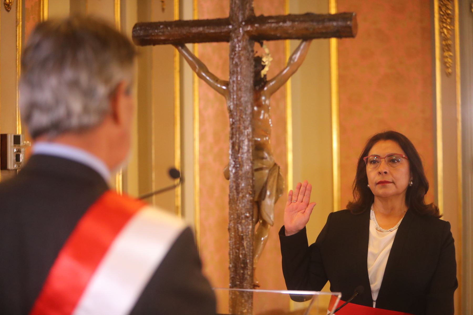 Violeta Bermúdez jura como presidenta del Consejo de Ministros. Juramentación de Gabinete Ministerial. Foto: ANDINA/Prensa Presidencia