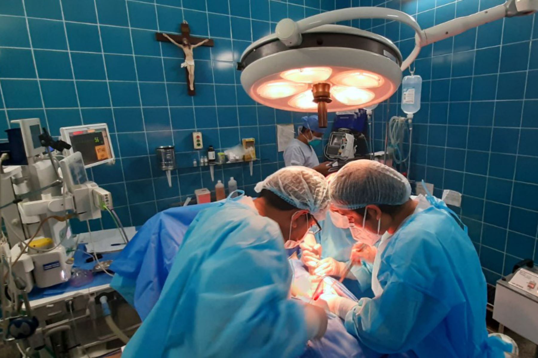 Equipo médico que hizo primera extracción de riñón en el hospital de Jaén fue dirigido por el especialista Alí Alejandría. Foto: ANDINA/Difusión
