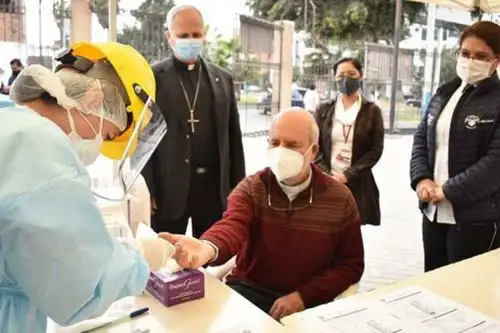 Toma de pruebas moleculares a sacerdotes, seminaristas y personal que ejerce labor pastoral en el Callao continuará mañana viernes 20. Foto: Cortesía