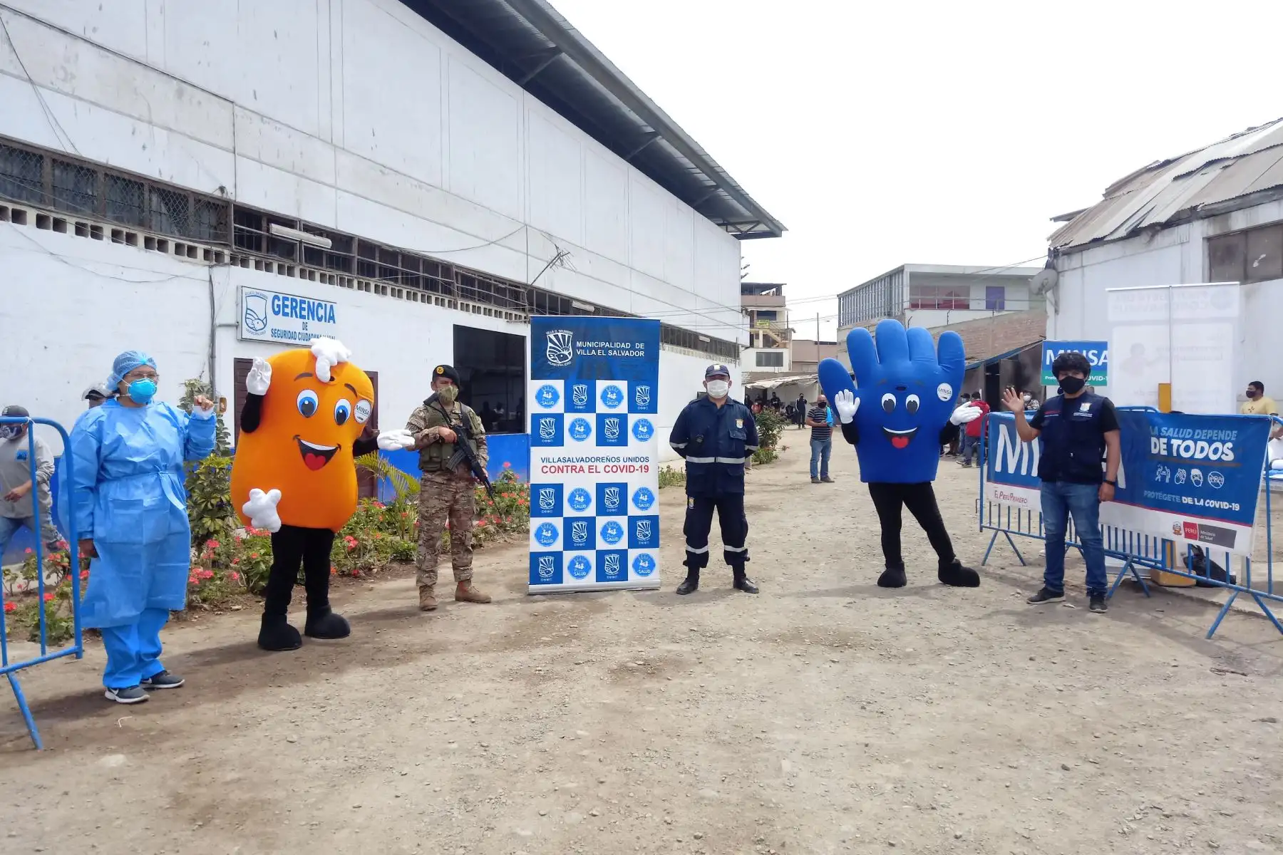 Más de 100 pacientes son atendidos en la décima Jornada de Detección Temprana de tuberculosis en la cancha "La Bombonera" en Chorrillos. Foto: Diris Lima Sur