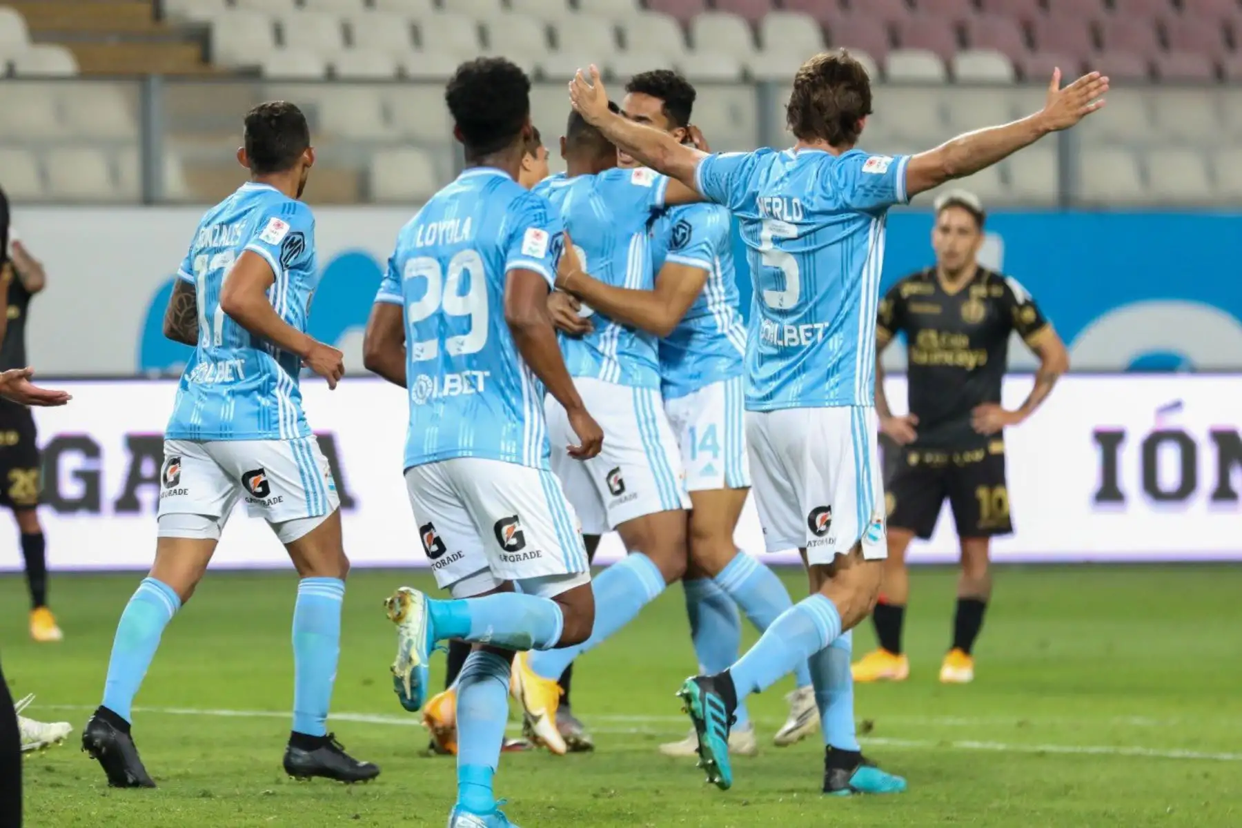 Universitario enfrenta a Sporting Cristal por la Fase 2. Foto: Liga 1