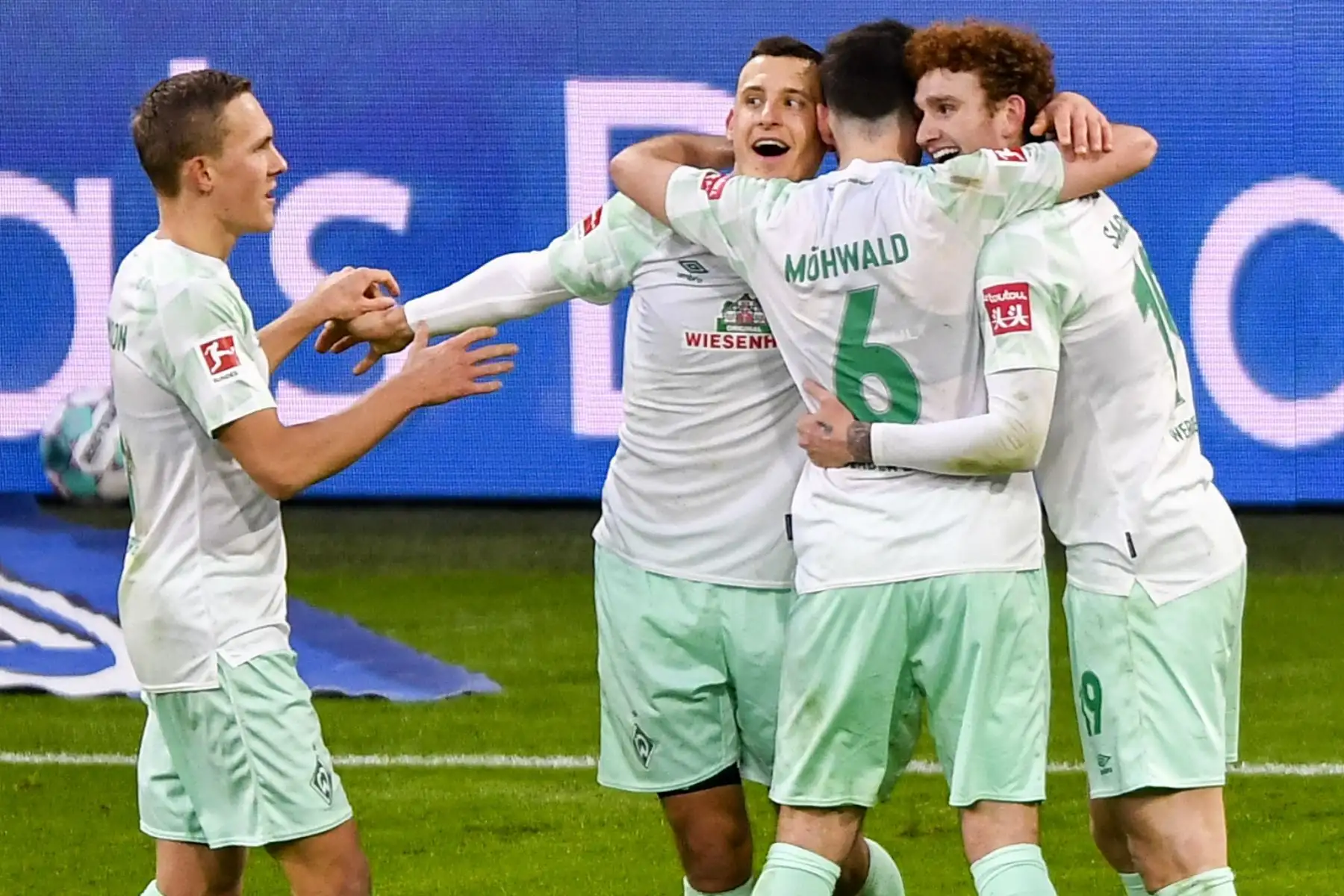 Los jugadores del Bremen celebran el 0-1 durante el partido de fútbol de la Bundesliga. Foto: AFP