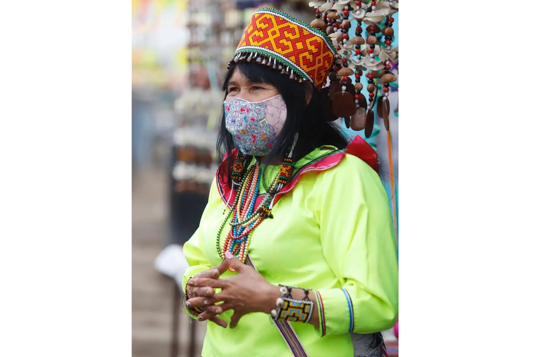 Olinda Silvano, artista y lideresa local, agradeció la visita y el apoyo a las comunidades indígenas, asimismo manifestó sentirse muy orgullosa de su identidad cultural. Acushikolm busca reivindicar la cultura Shipibo-Konibo en la ciudad de Lima.
Foto: Mincul