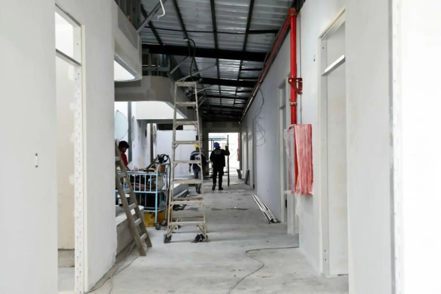 La remodelada emergencia del hospital Alcántara de EsSalud
, contará con 1085 m2 de área remodelada, tópico de cirugía, tópico de gineco-obstetricia, tópico de medicina, tópico de pediatría, área de triaje, Shock Trauma y salas de observación para varones, damas y niños.
Foto: EsSalud