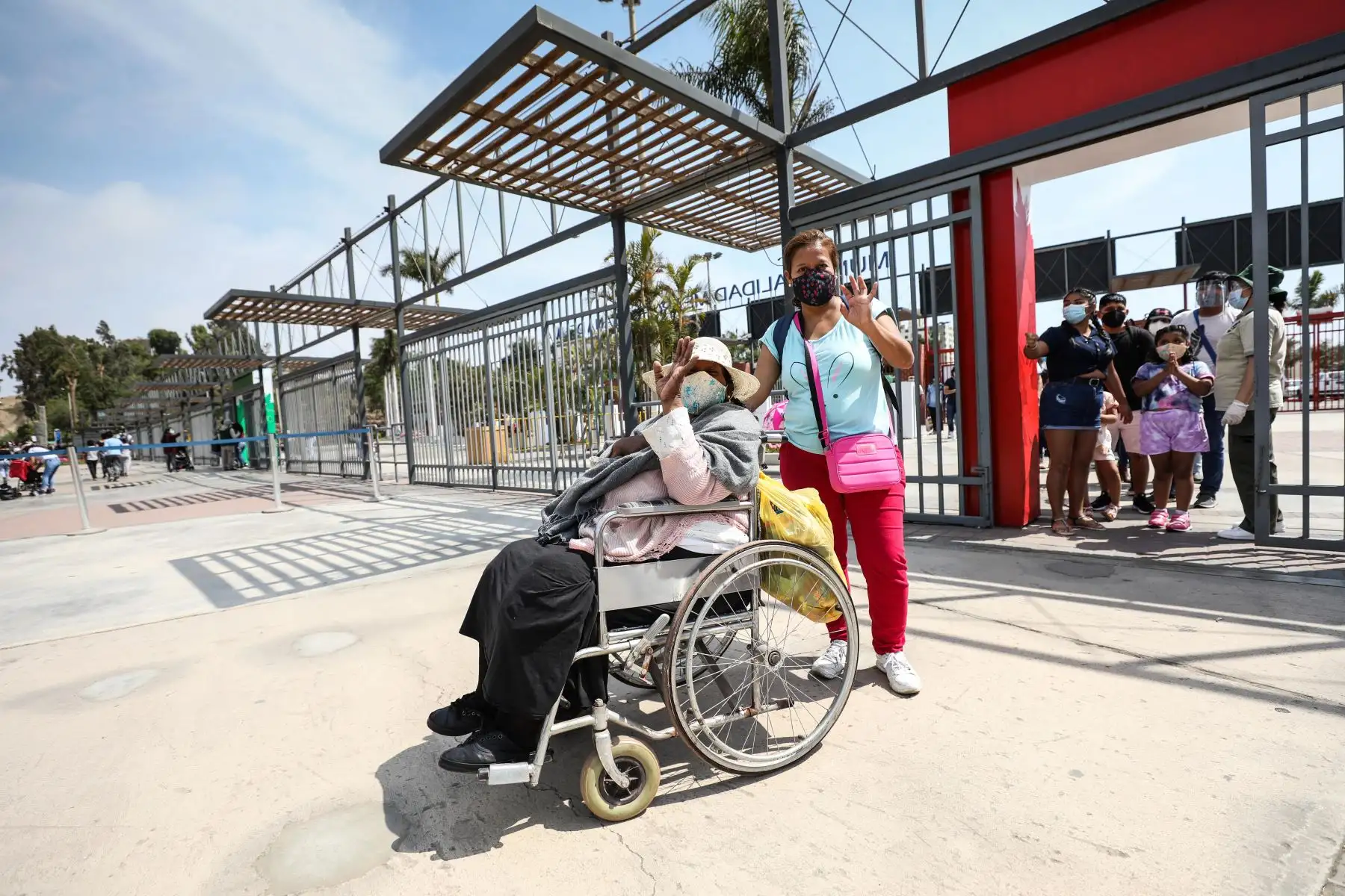 De esta manera podrán visitar el Parque de las Leyendas, los Pantanos de Villa, el Circuito Mágico del Agua y los clubes zonales Santa Rosa (Ancón), Manco Cápac (Carabayllo), Sinchi Roca (Comas), Lloque Yupanqui (Los Olivos), Cápac Yupanqui (Rímac), Flor de Amancaes (Villa María del Triunfo), Cahuide (Ate), Huayna Cápac (San Juan de Miraflores) y Huáscar (Villa El Salvador).
Foto: Municipalidad de Lima