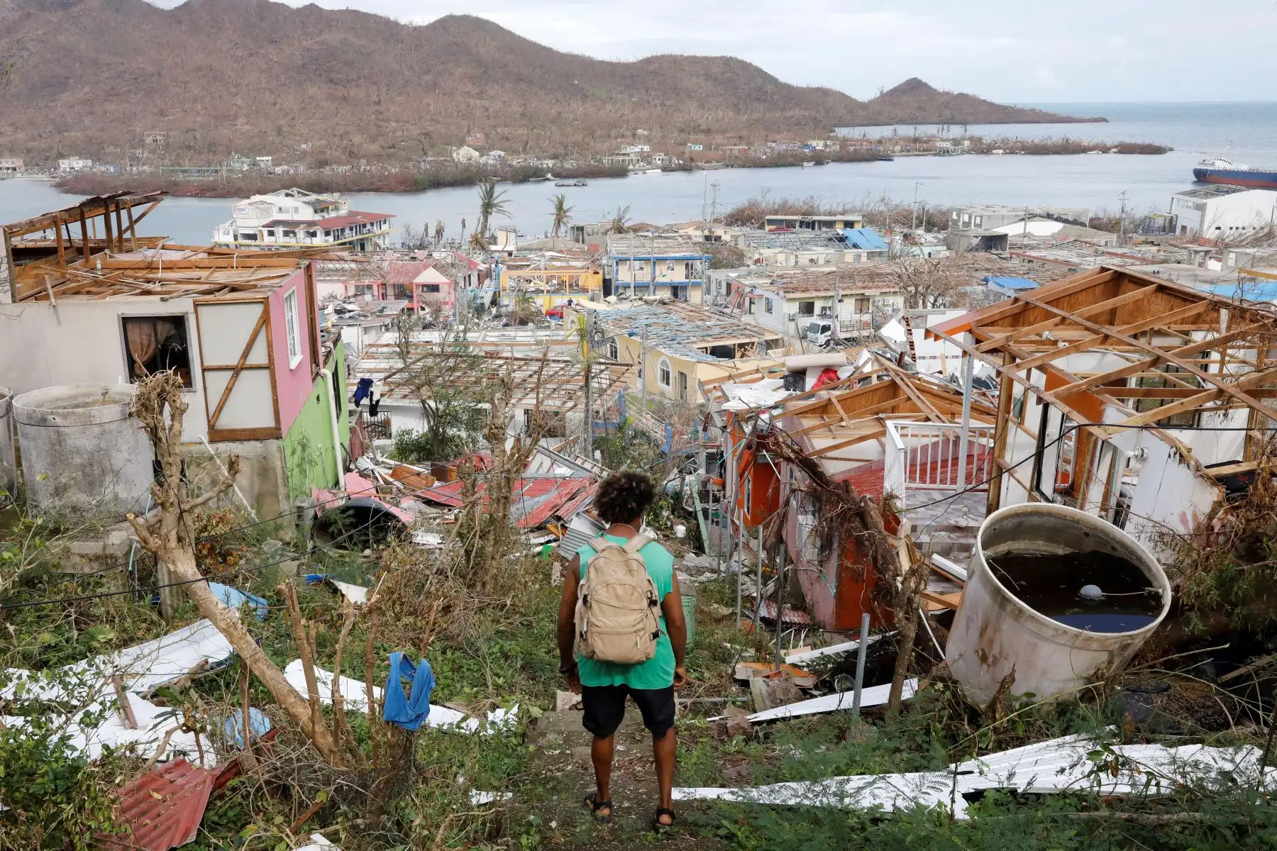 Desolación, incertidumbre y crisis económica tras el paso del huracán Iota en Providencia. Los habitantes de Providencia viven su día a día en medio de la angustia.
Foto: AFP