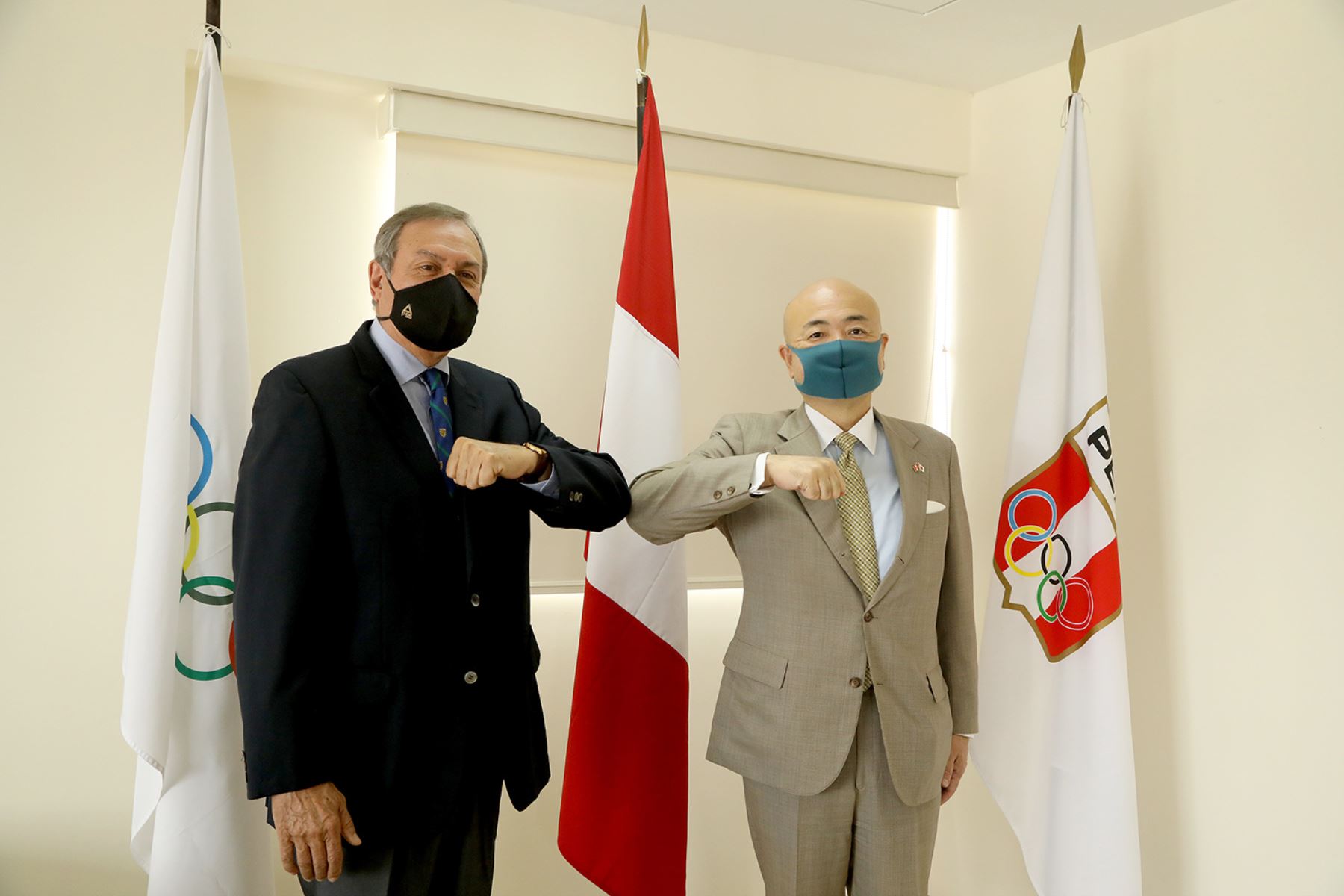 Japanese Ambassador to Peru Kazuyuki Katayama met with Peruvian Olympic Committee (COP) President Pedro del Rosario.