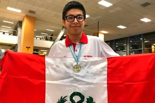 Mijaíl Gutiérrez, estudiante de quinto año de secundaria, obtuvo puntaje perfecto en competencia realizada de forma virtual desde nuestro país.ANDINA/Difusión