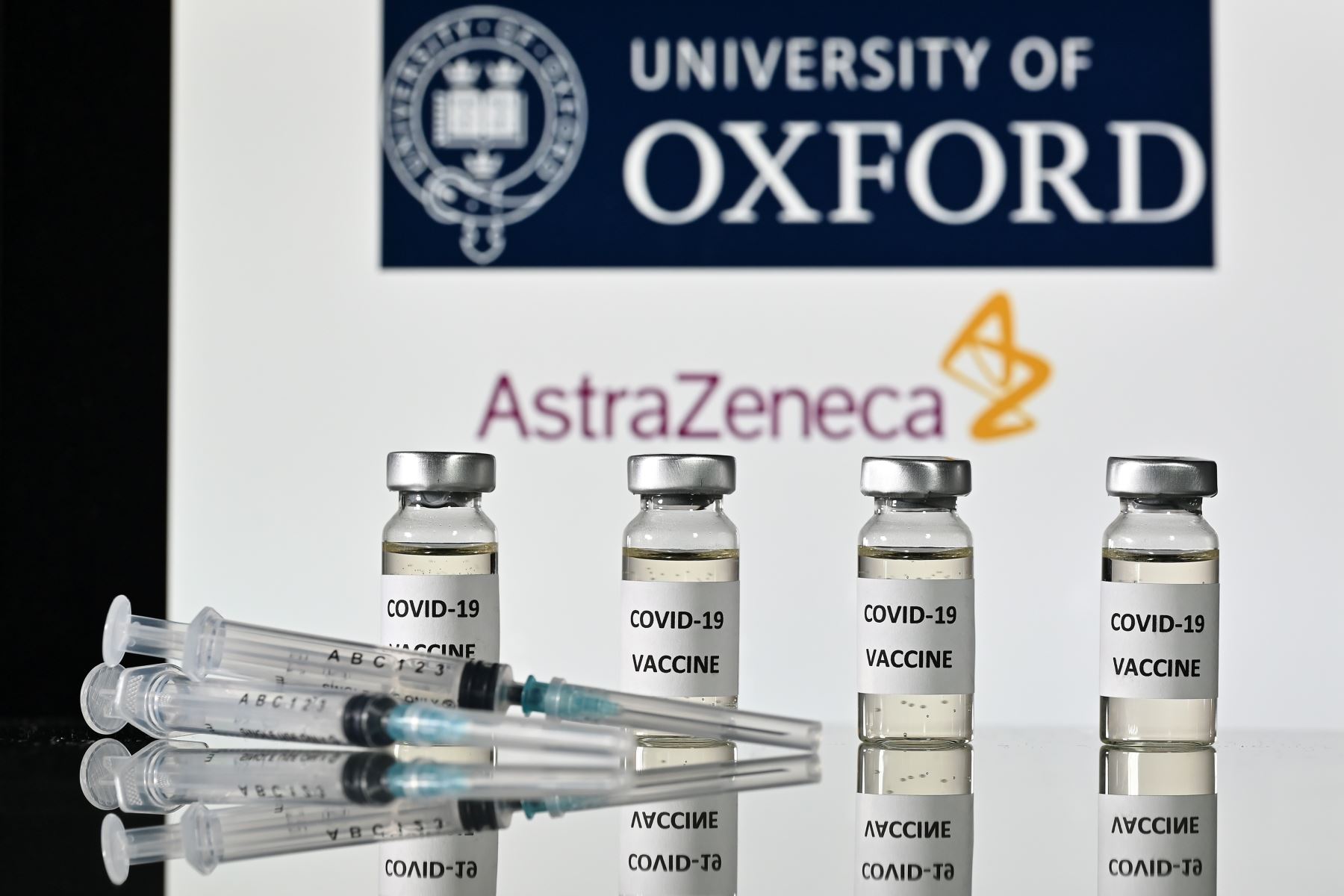 Vacuna de Astra Zeneca es avalada en sus resultados por una revista científica. AFP