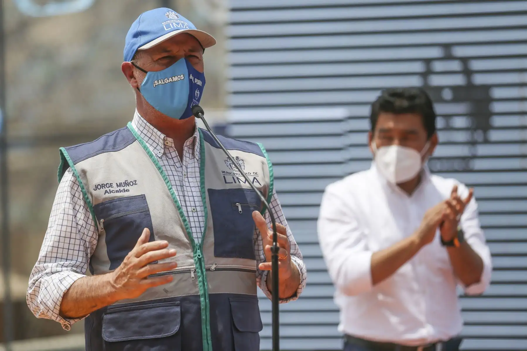 El alcalde de Lima, Jorge Muñoz, presentó el plan de las 156 obras sociales que la comuna limeña viene ejecutando en 19 distritos, las cuales se caracterizan por la intervención de lugares que requerían el mejoramiento y construcción de vías de acceso peatonal y espacios recreativos en zonas alejadas de la capital. Foto: MML