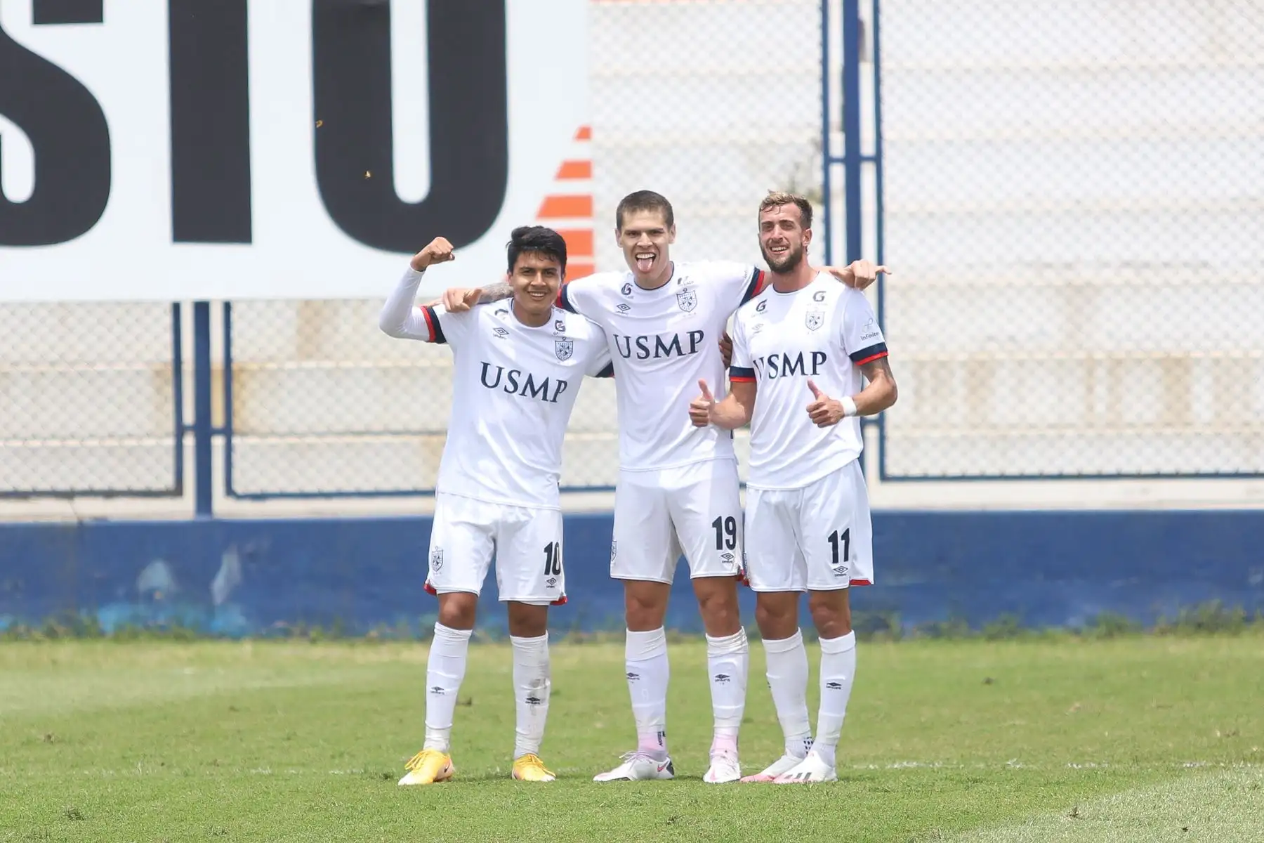 Sebastián Gonzales Zela de San Martín celebra tras anotar ante Cantolao por la octava jornada de la fase 2 de la Liga 1, en el estadio Iván Elías Moreno. Foto: Liga 1