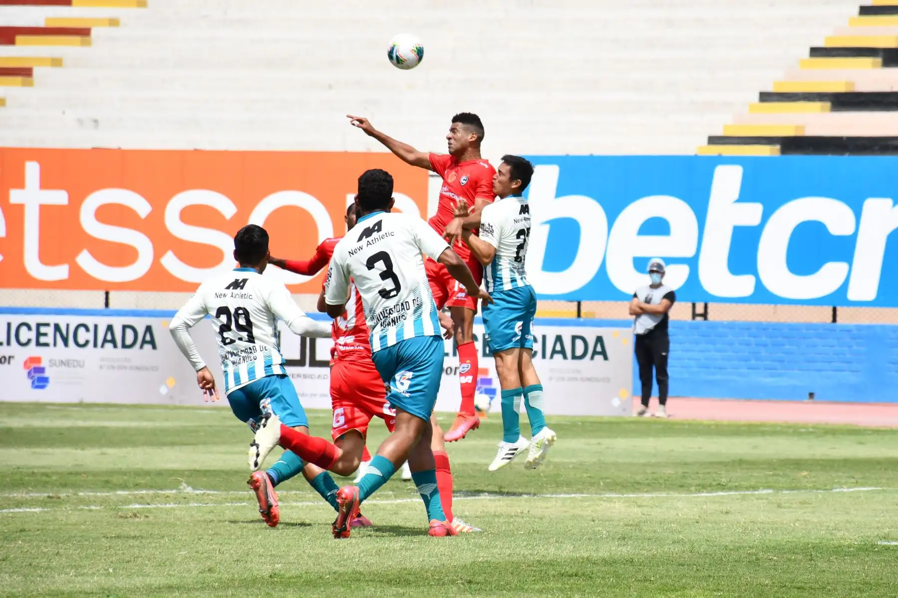 Cienciano y Alianza Universidad se enfrentan por la octava jornada de la fase 2, en el Estadio Miguel Grau del Callao. Foto: Liga 1