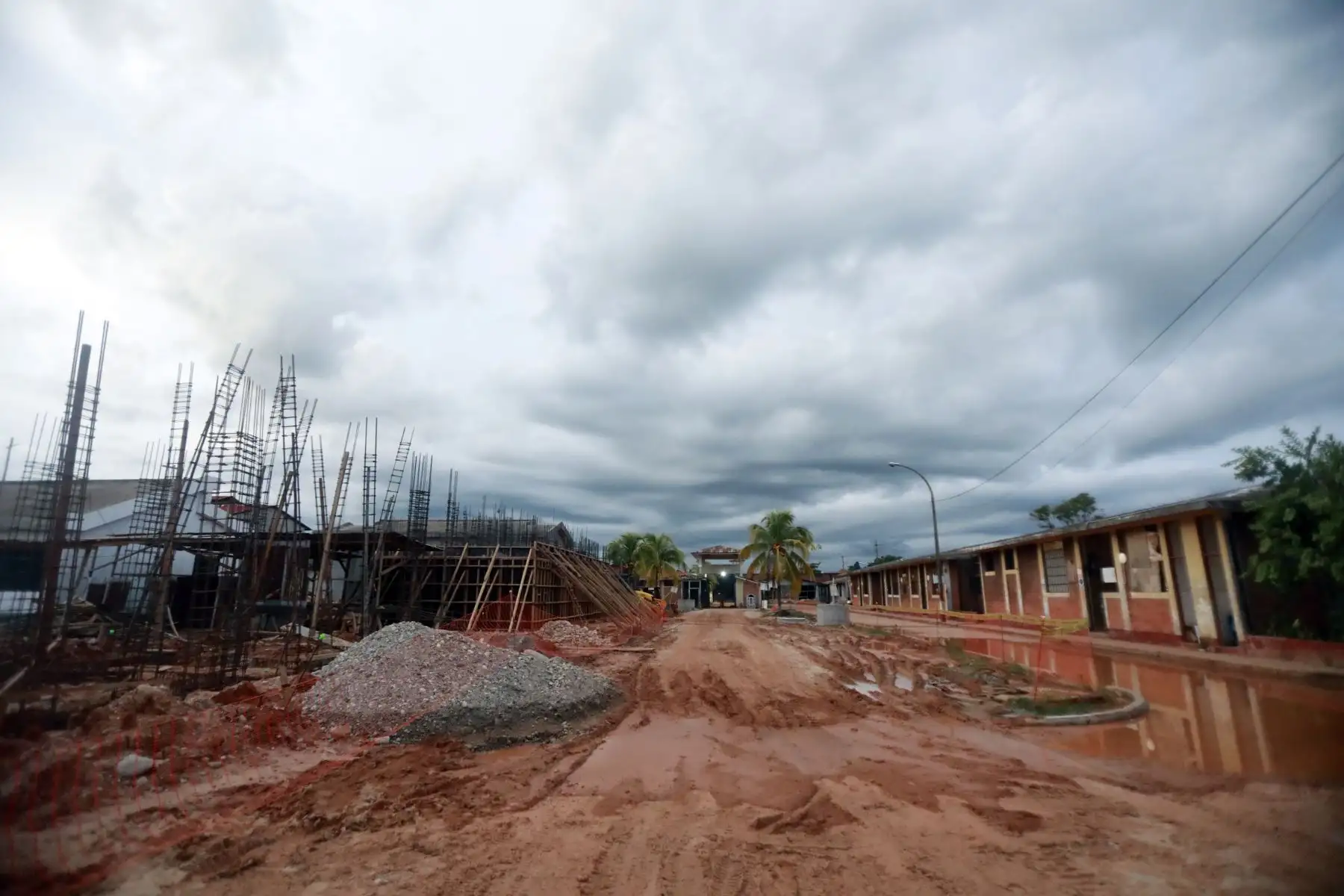 En el marco del Mega Operativo de Control en Ucayali, la Contraloría General examinará S/657 millones de recursos públicos destinados a la región, con la finalidad de conocer la efectividad en beneficio de la ciudadanía, y descartar, a su vez, actos de inconducta funcional o corrupción en su uso. Foto: Contraloría