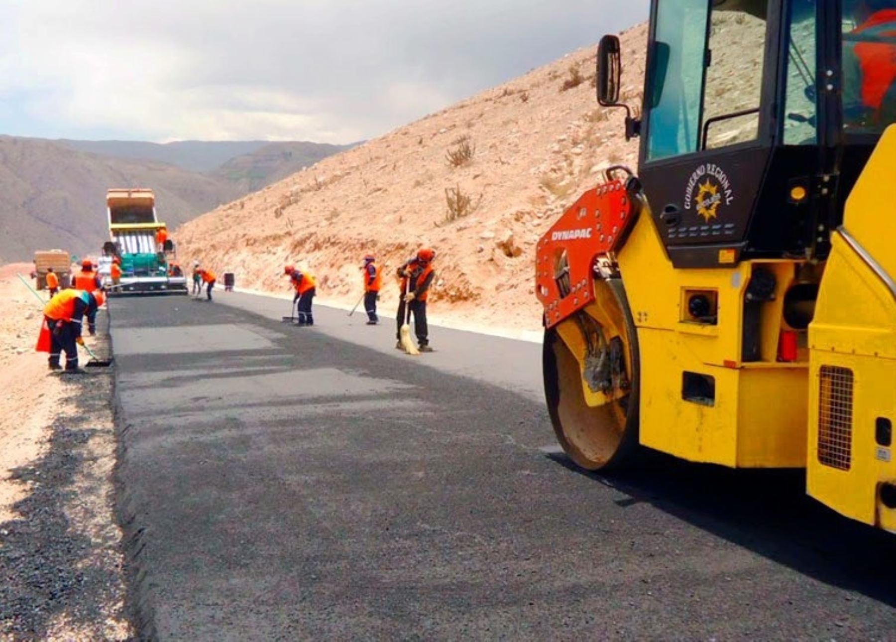 Las obras que se ejecutan en la carretera Moquegua-Omate-Arequipa se ejecutarán en los plazos previstos, afirma el MTC.
