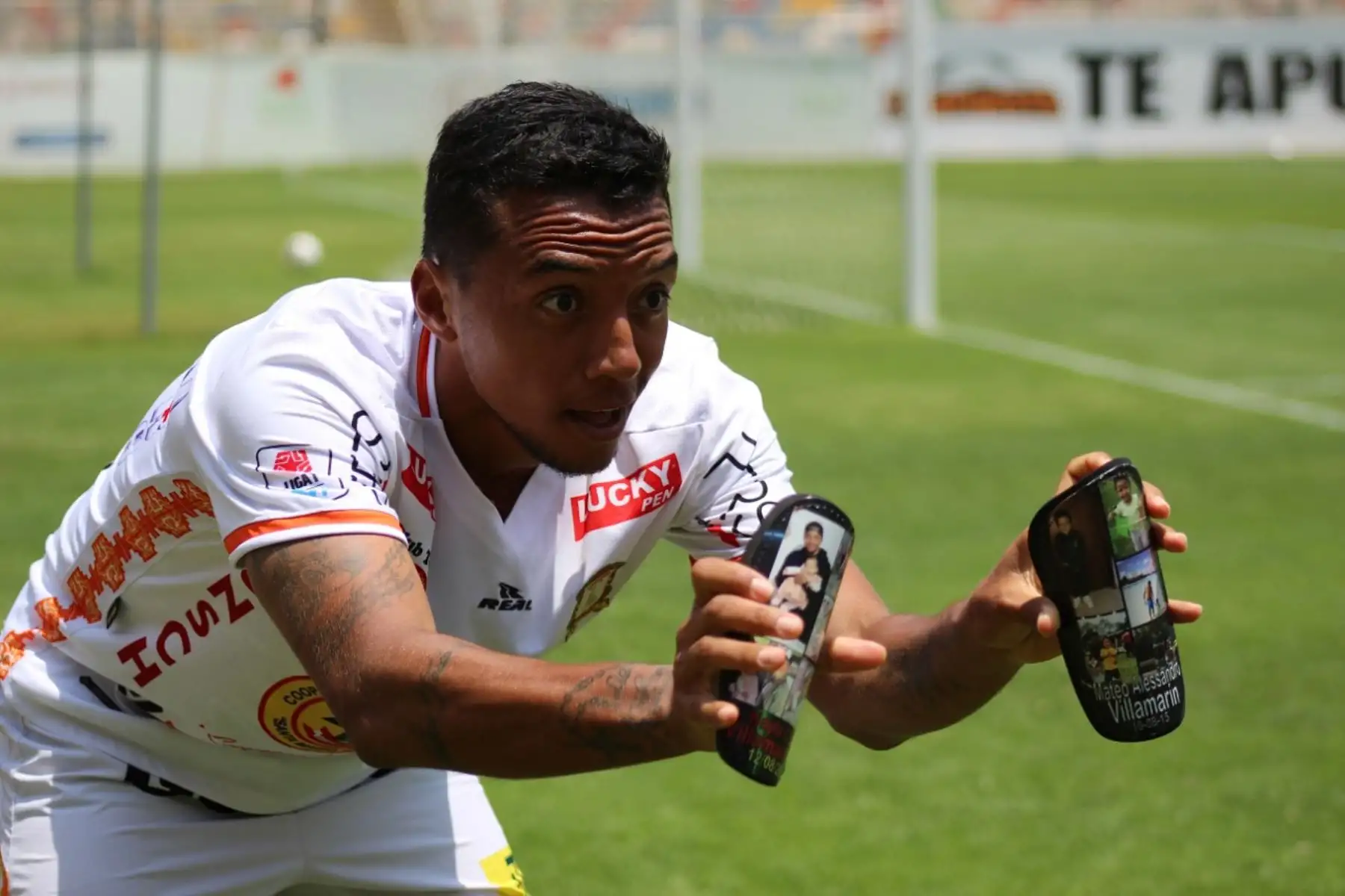 Joao Villamarín de Ayacucho FC celebra tras anotar el 1 - 0 ante Sport Boys por la octava jornada de la fase 2, en el Estadio Monumental. Foto: Liga 1