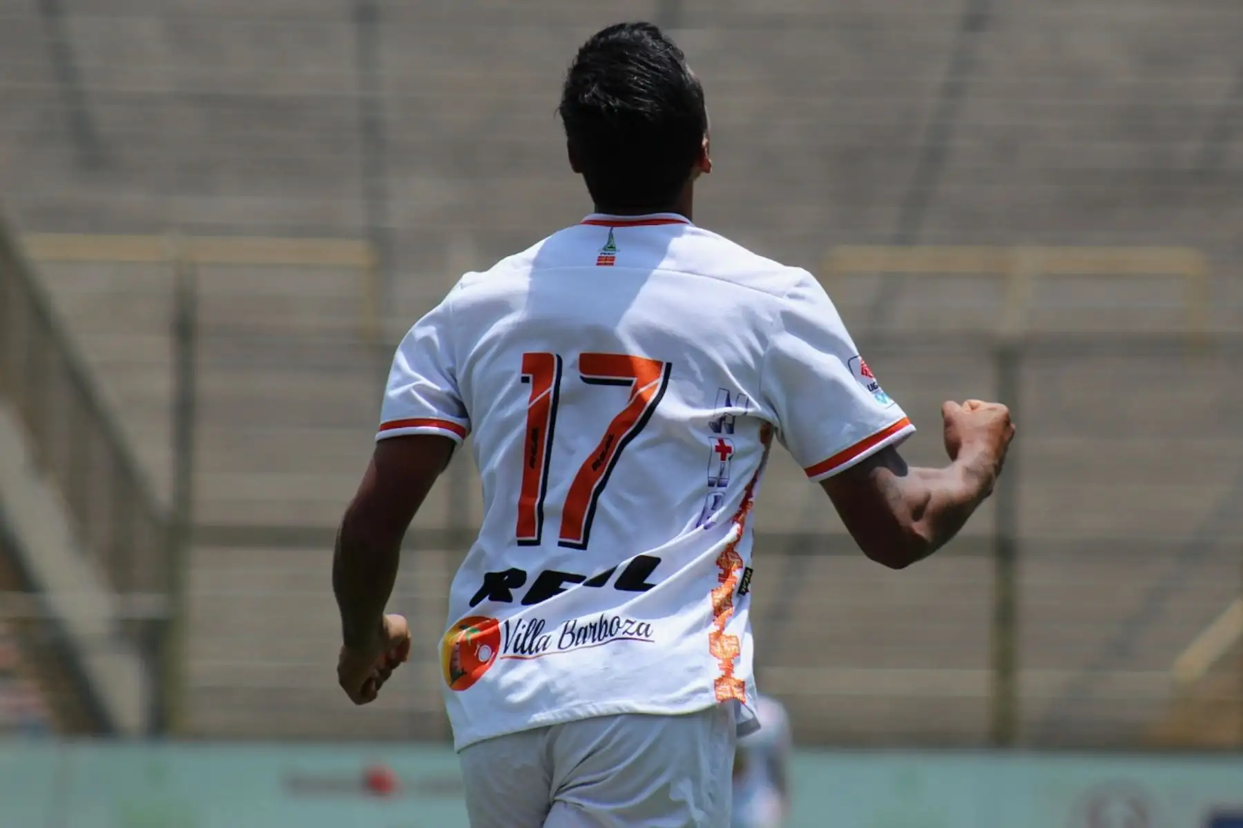 Joao Villamarín de Ayacucho FC celebra tras anotar el 1 - 0 ante Sport Boys por la octava jornada de la fase 2, en el Estadio Monumental. Foto: Liga 1