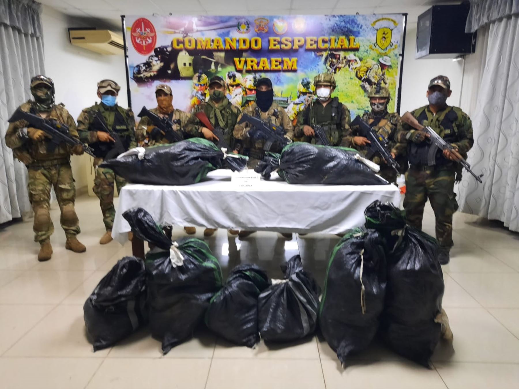 Fuerzas del orden incautan 250 kilos de clorhidrato de cocaína en el Vraem. ANDINA/Difusión