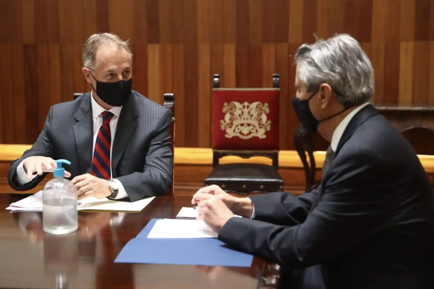 El Presidente de la República, Francisco Sagasti, se reúne con el alcalde de Lima, Jorge Muñoz. Foto: ANDINA/Prensa Presidencia