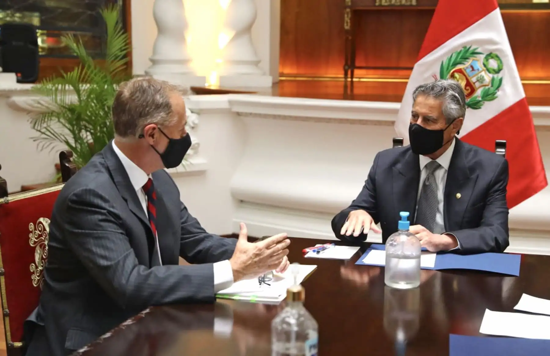 El Presidente de la República, Francisco Sagasti, se reúne con el alcalde de Lima, Jorge Muñoz. Foto: ANDINA/Prensa Presidencia