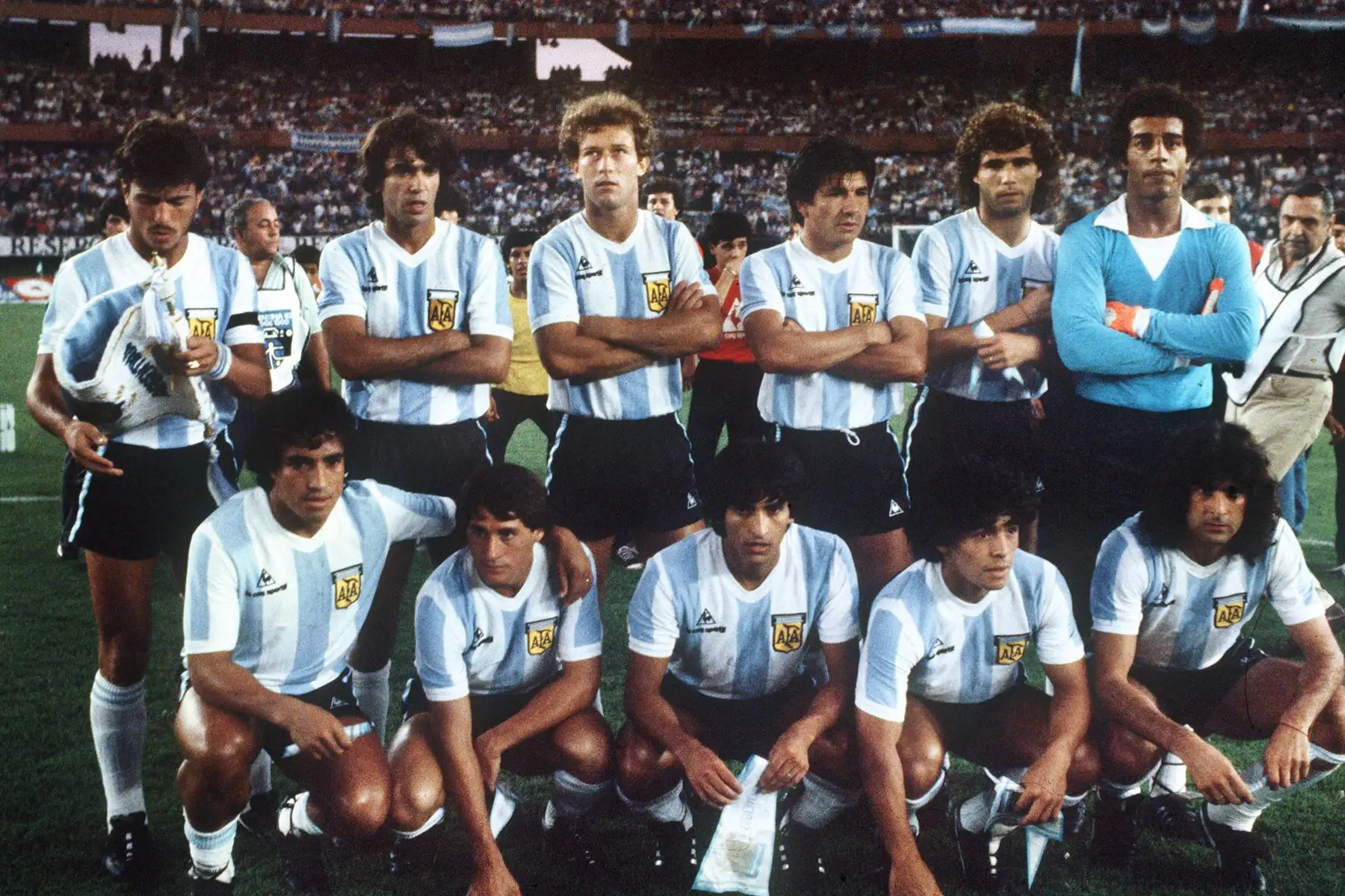 Foto de archivo de fecha 03 de mayo de 1982 del equipo de fútbol de Argentina, clasificado para la ronda final de la Copa del Mundo de 1982. Foto: AFP