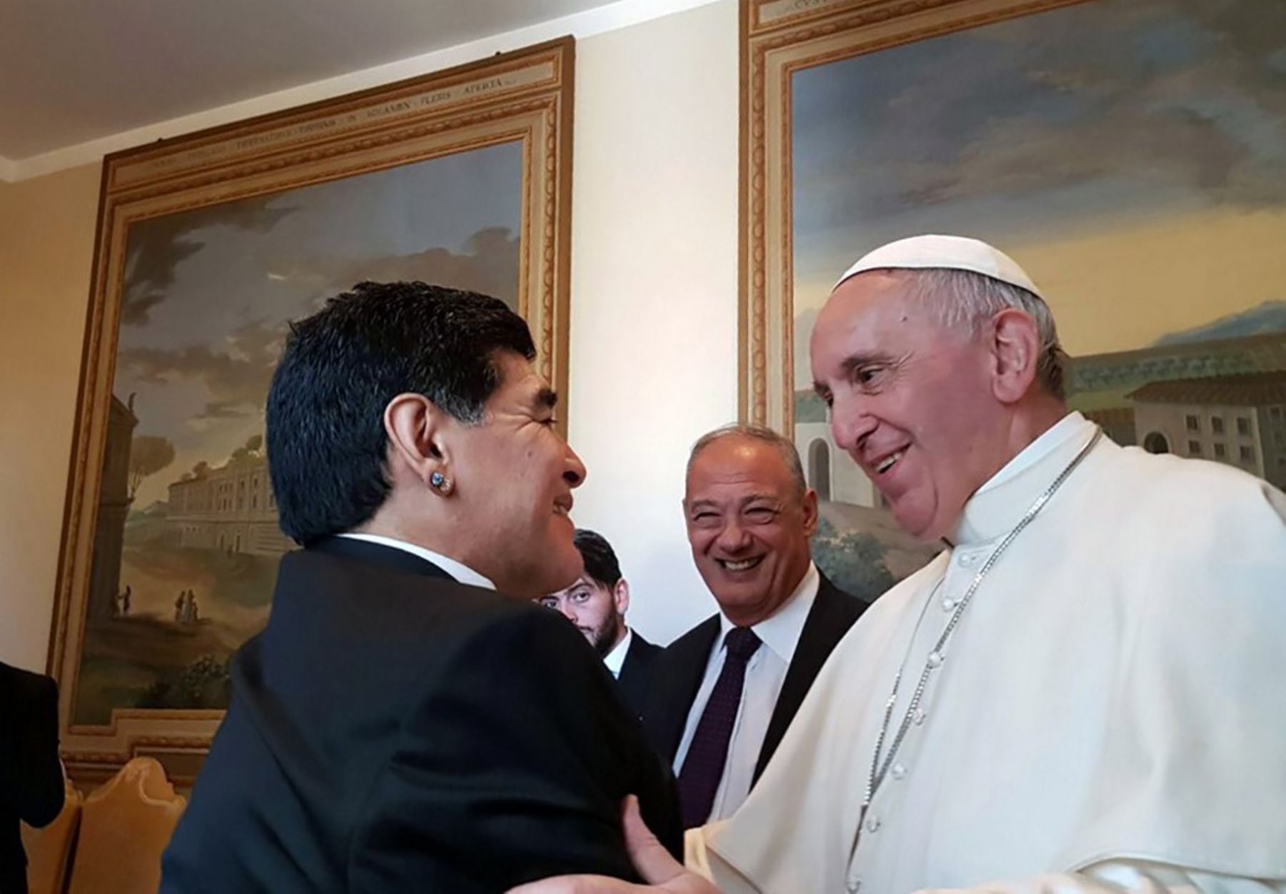 Papa Francisco y Maradona.