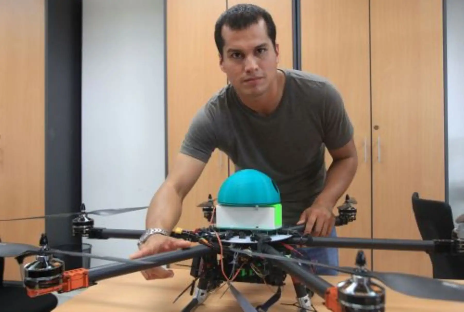 El proyecto "Módulo intercambiable para la medición de la calidad del aire en vehículos aéreos no tripulados" de la startup qAIRa, ganó la Medalla de Oro en la Décimo Tercera Exhibición Internacional de Inventos de Corea del Sur (KIWIE 2020) y el Premio Especial de la Asociación de Promoción de Invenciones de Corea del Sur (KIPA).  Foto: Cortesía
