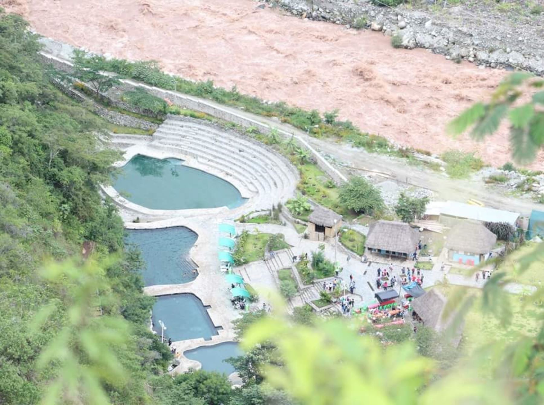 Autoridades de Cusco unen esfuerzos para reencauzar el río Vilcanota y proteger el balneario turístico de Cocalmayo, ubicado en el distrito de Santa Teresa, provincia de La Convención. ANDINA/Difusión