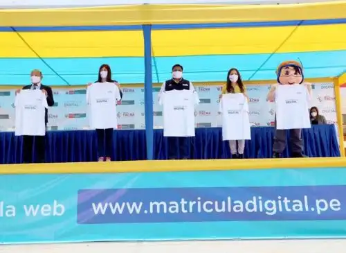 Ministerio de Educación inicia en Tacna un piloto del proceso de matrícula escolar digital.
