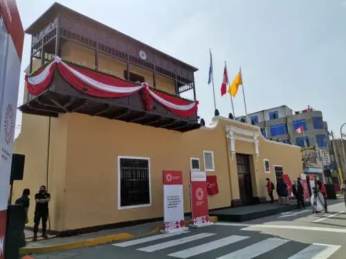 El histórico Balcón de Huaura, desde donde el general José de San Martín proclamó la Independencia del Perú en 1820, lucirá remozado para la celebraciones por Fiestas Patrias. ANDINA/Difusión