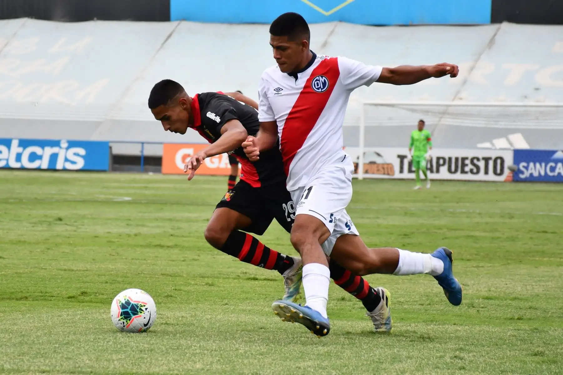Melgar se enfrenta a Deportivo Municipal por la última fecha de la fase 2 de la Liga 1, en el estadio Alberto Gallardo. Foto: Liga 1