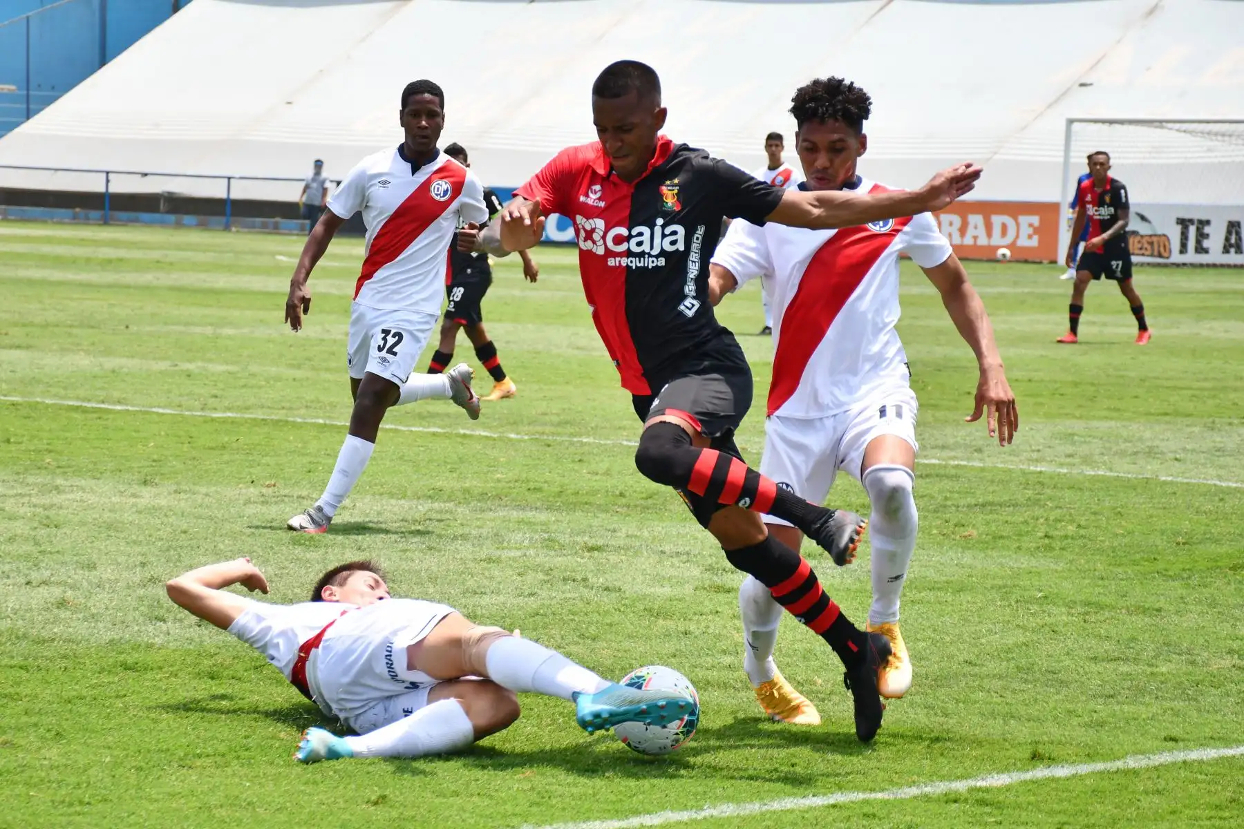 Melgar se enfrenta a Deportivo Municipal por la última fecha de la fase 2 de la Liga 1, en el estadio Alberto Gallardo. Foto: Liga 1