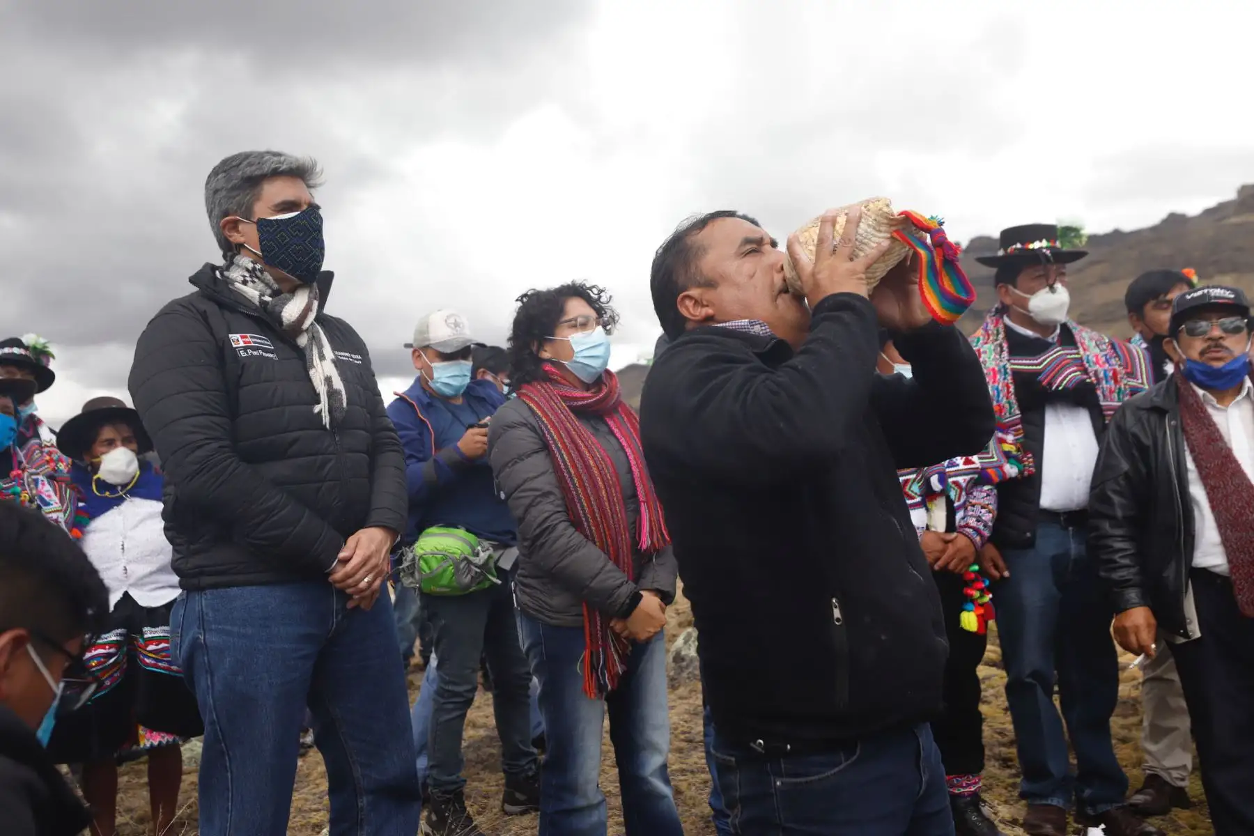 El Ministro de Cultura, Alejandro Neyra participó en ceremonia en la región Huáncavelica, donde  declaró Patrimonio Cultural de la Nación, en la categoría de Paisaje Cultural Asociativo, al Apu Tambraico, uno de los apus tutelares más relevantes de la región y del país.Foto: Mincul